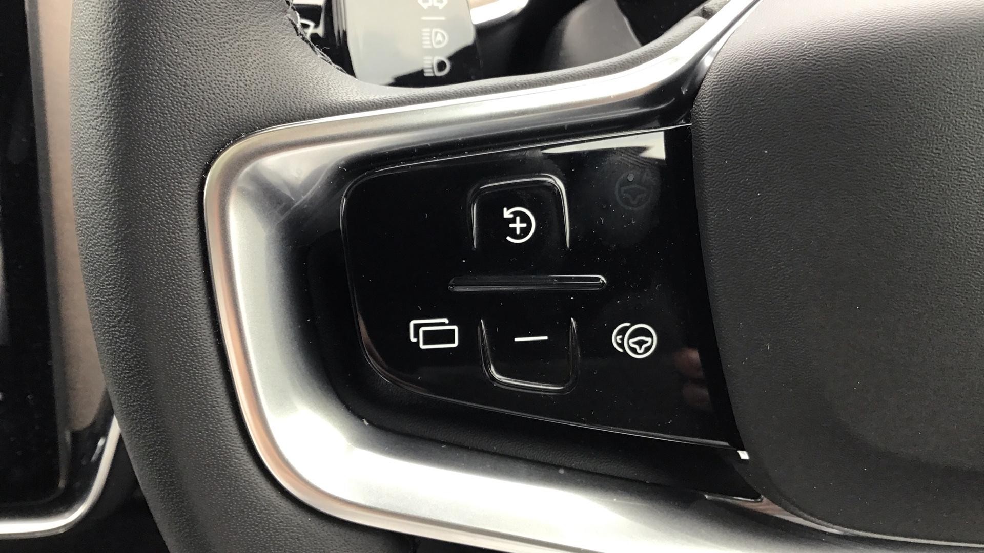 Volvo EX90 Image 19