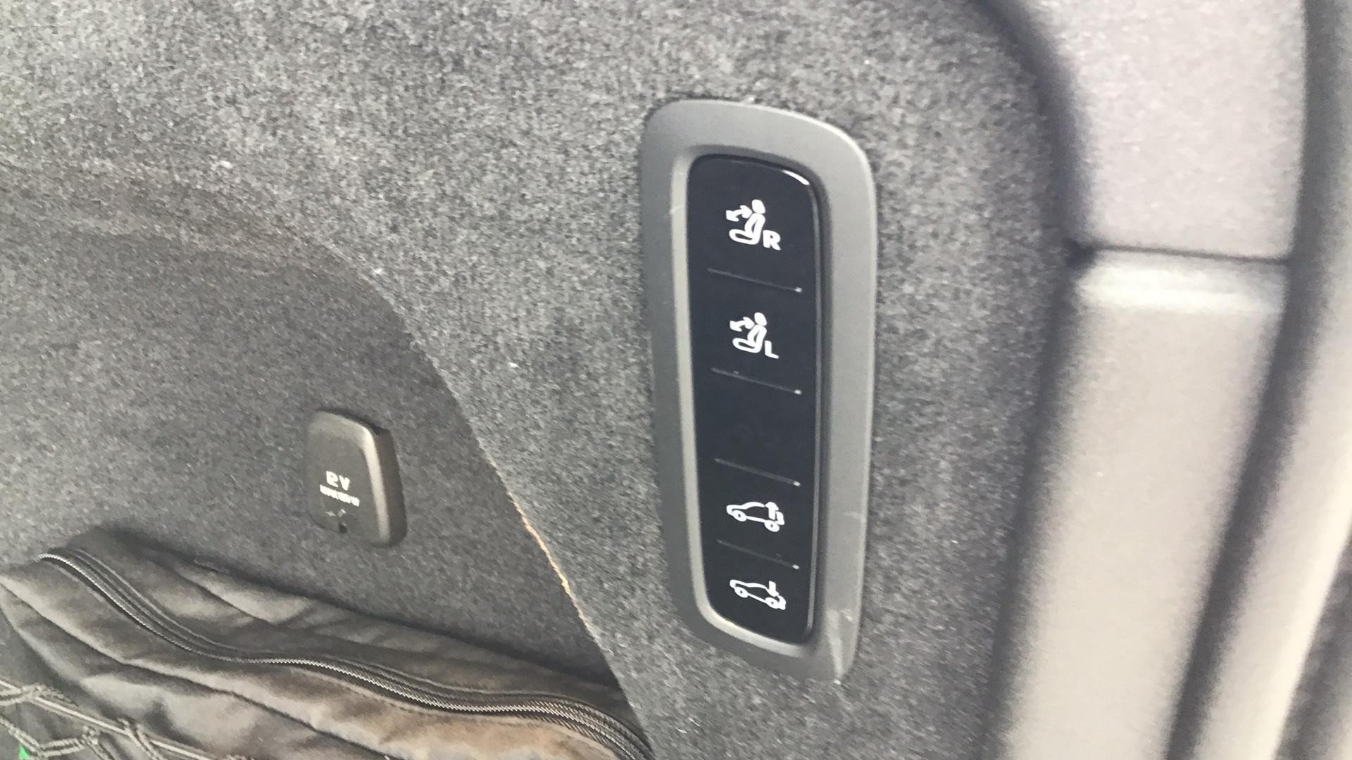 Volvo EX90 Image 30