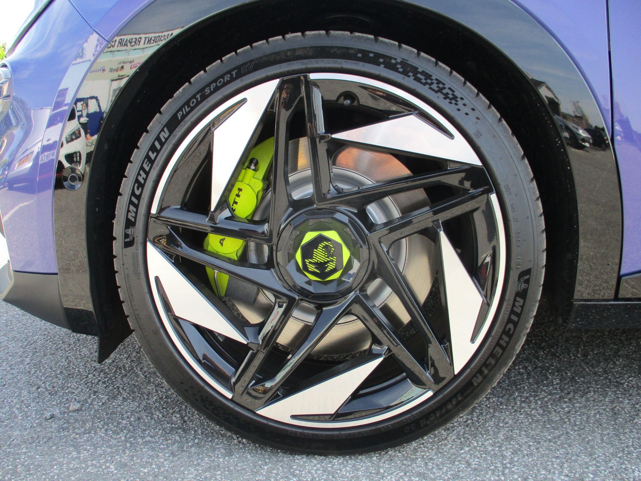 Abarth 600e Image 9