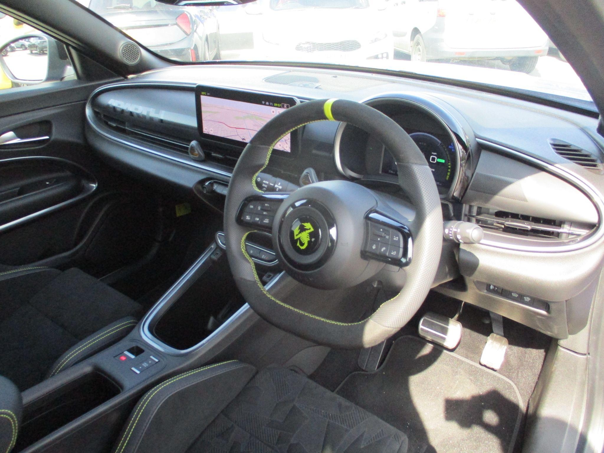Abarth 600e Image 12