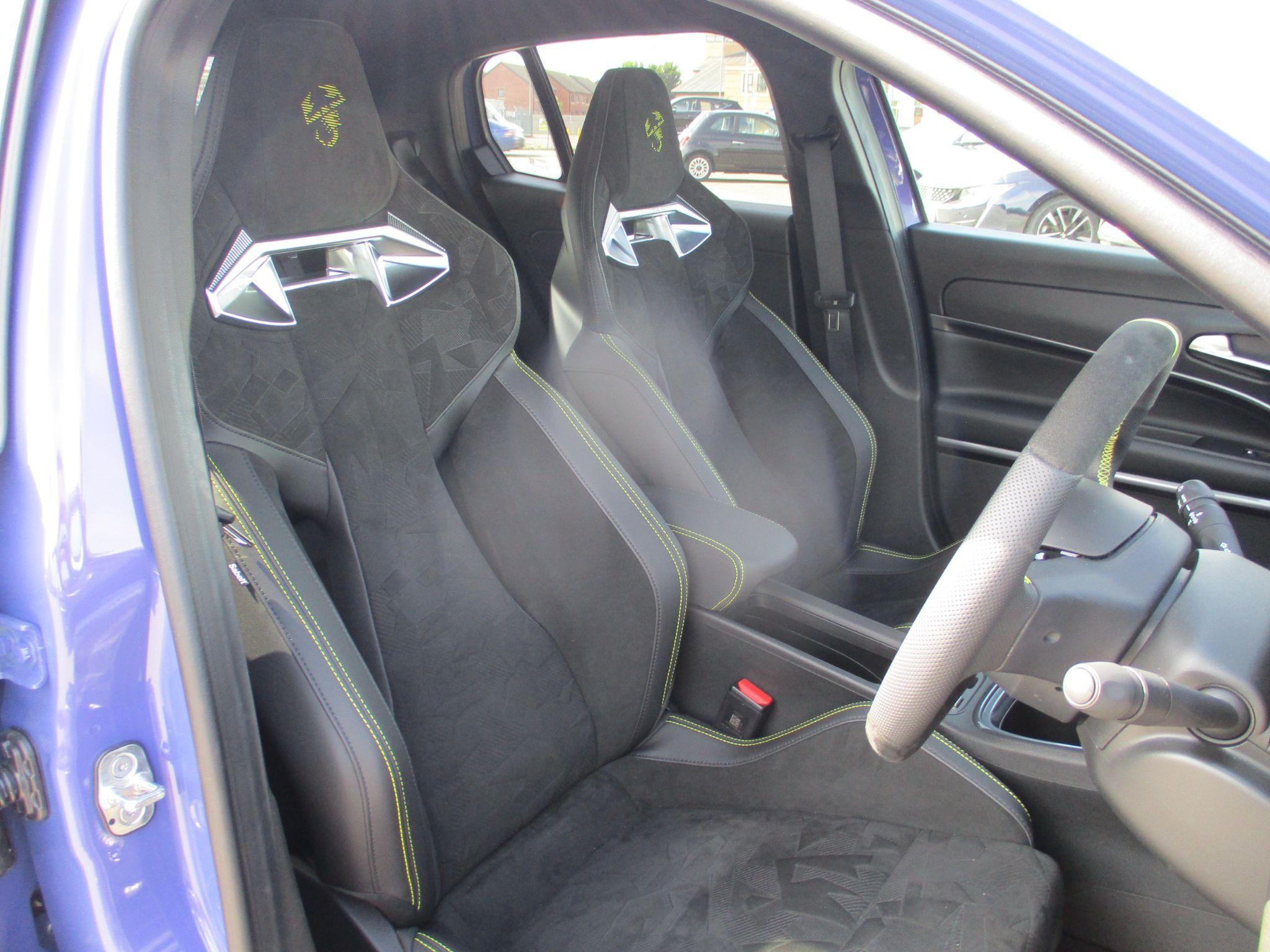 Abarth 600e Image 13