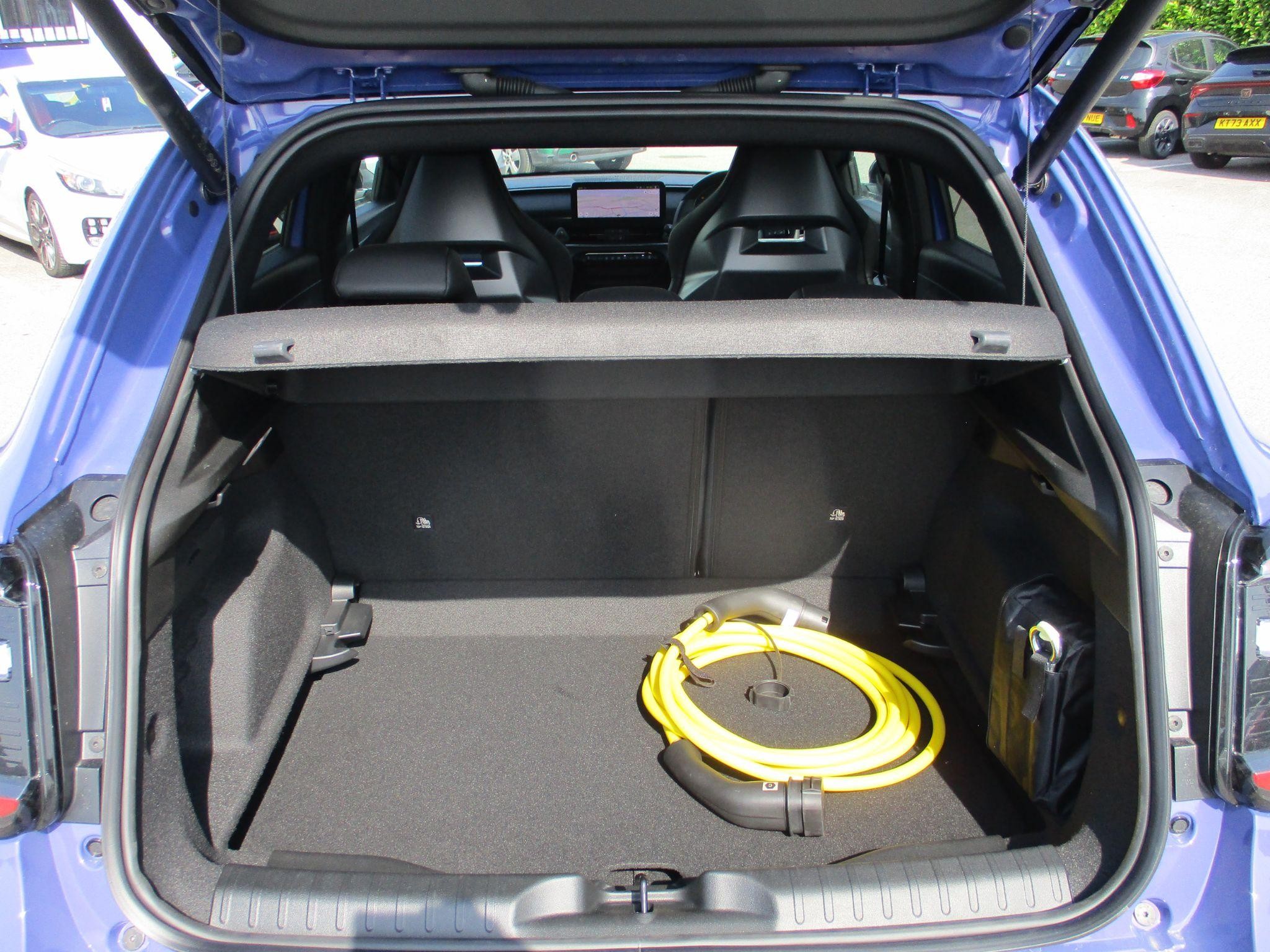 Abarth 600e Image 17