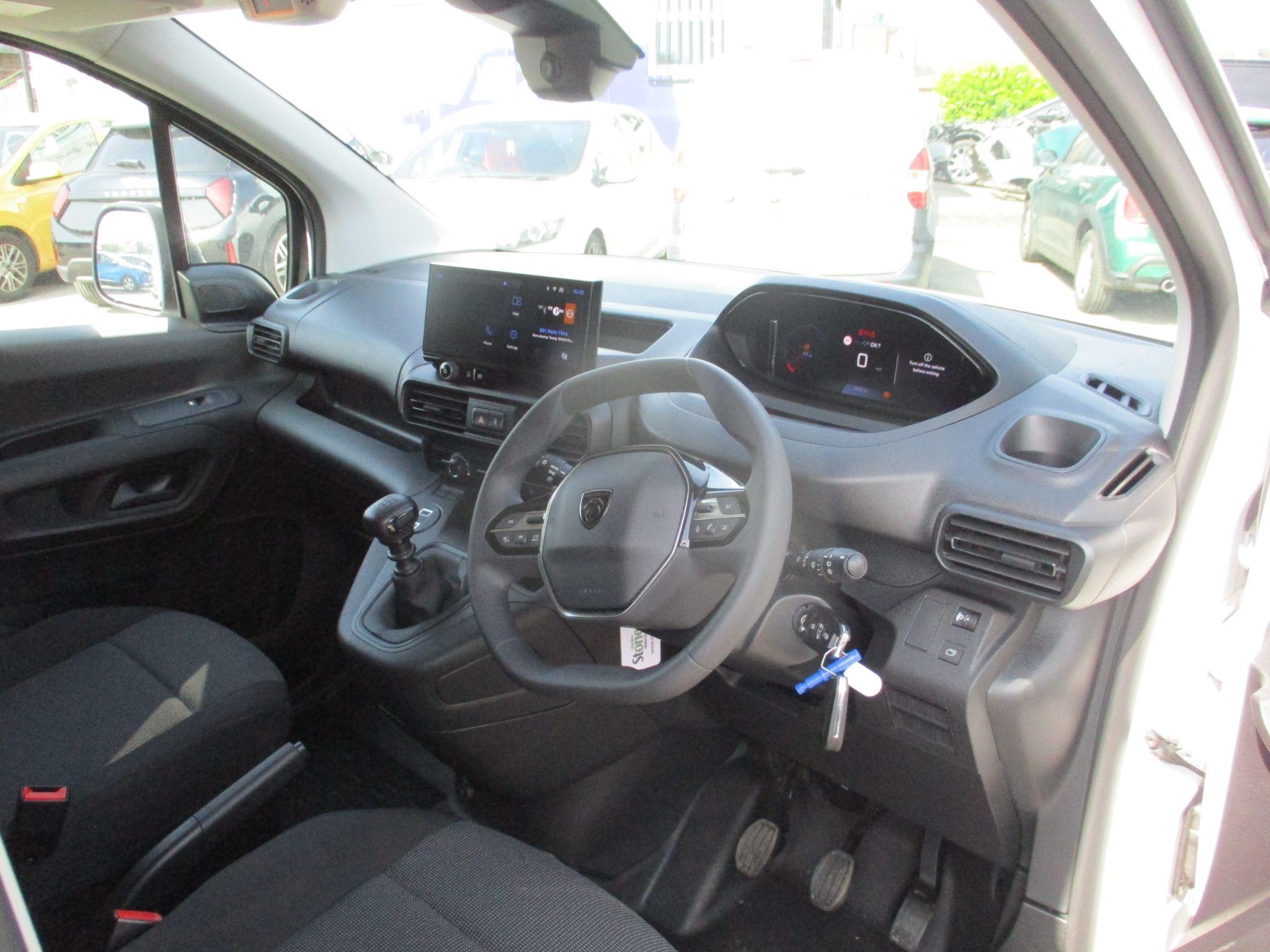 Peugeot Partner Image 10
