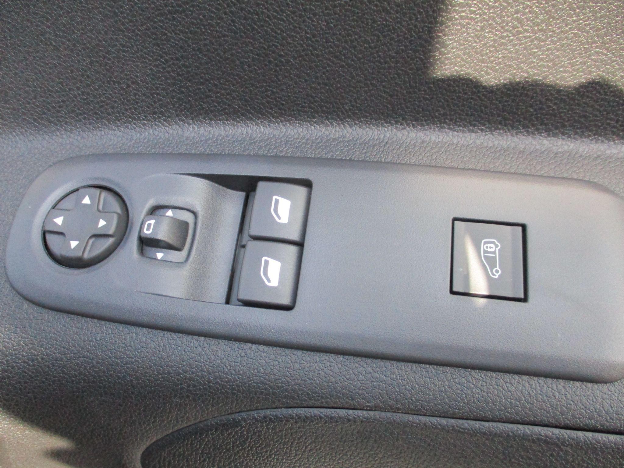 Peugeot Partner Image 13
