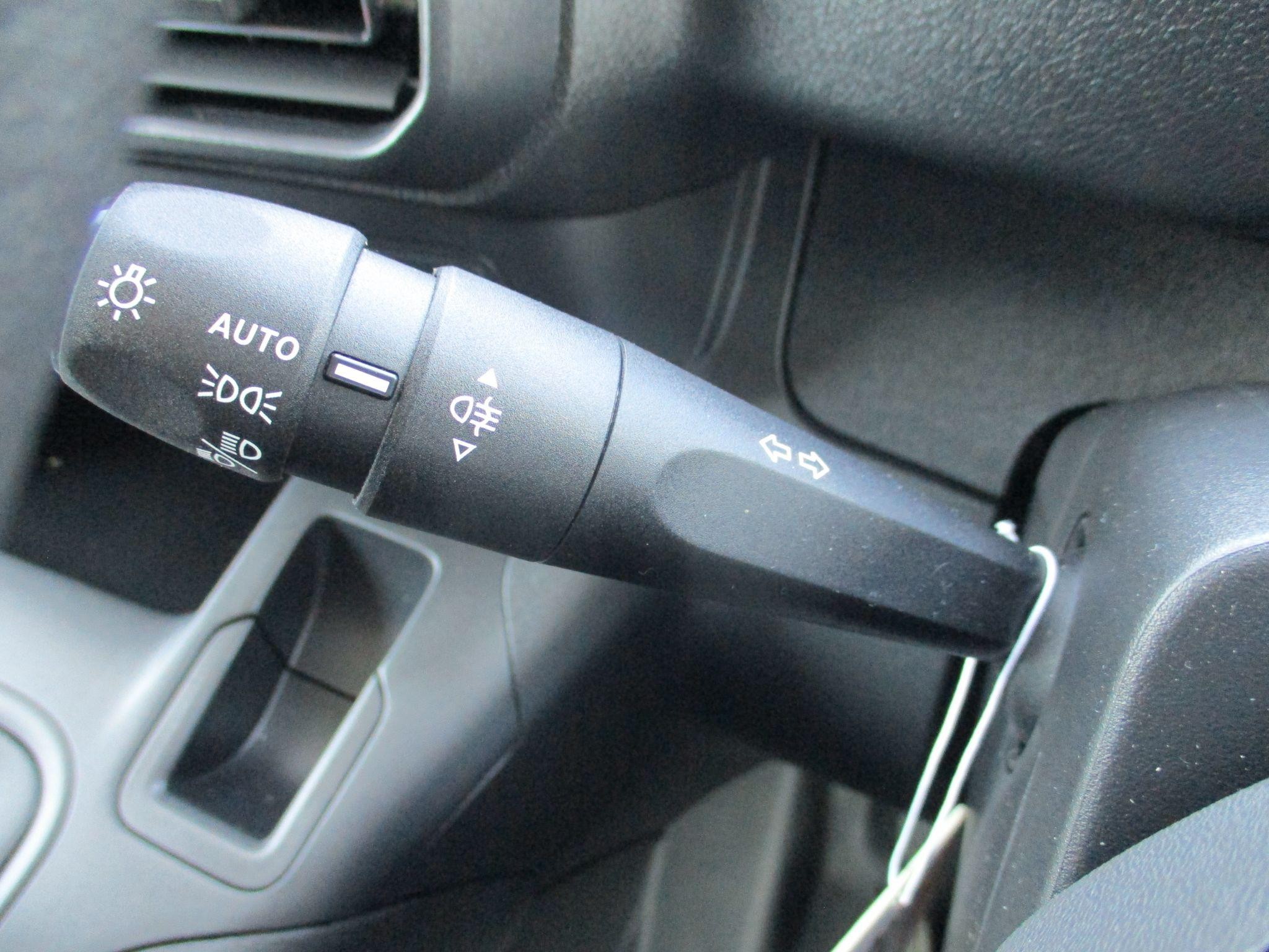 Peugeot Partner Image 25
