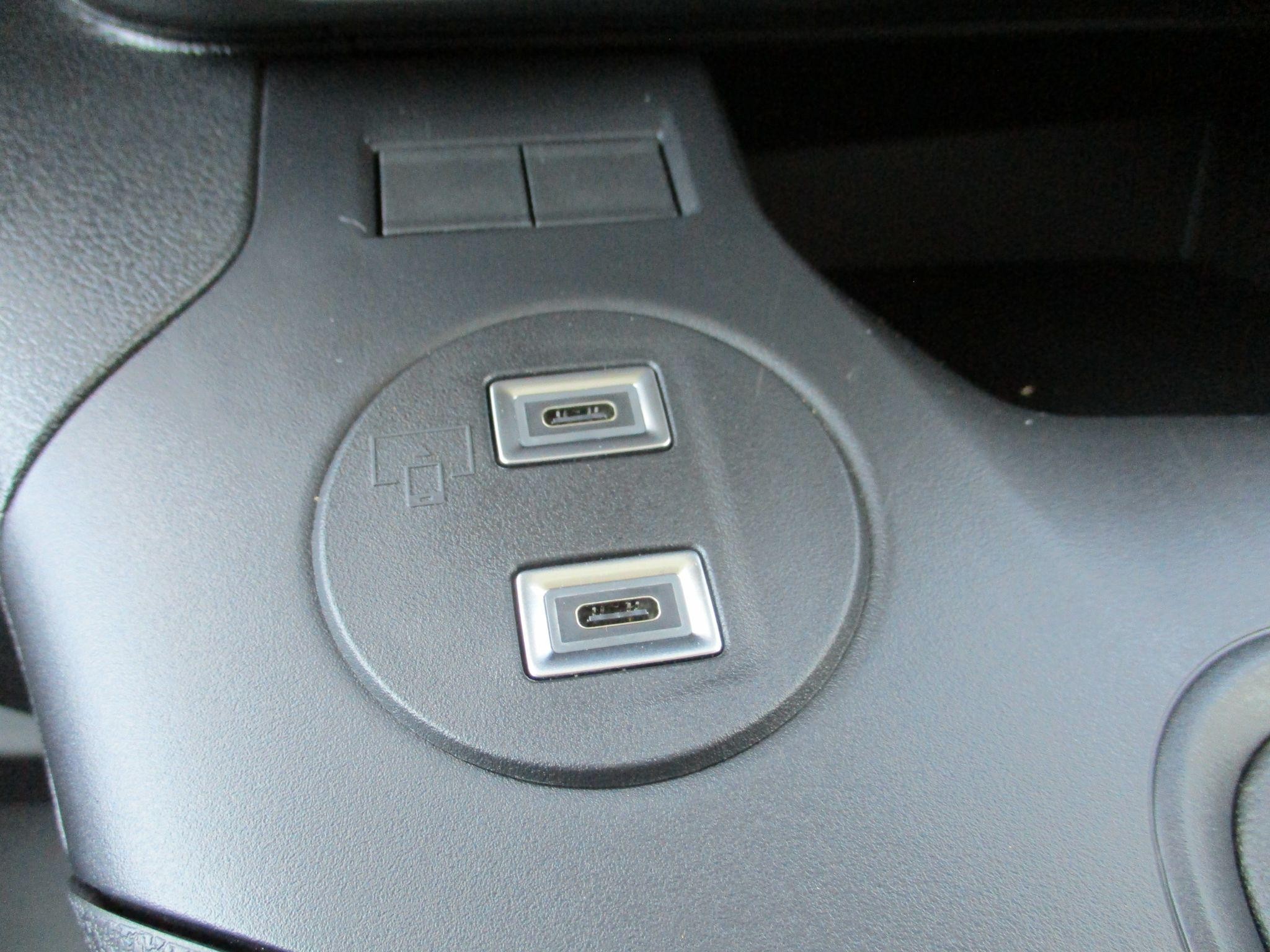 Peugeot Partner Image 26
