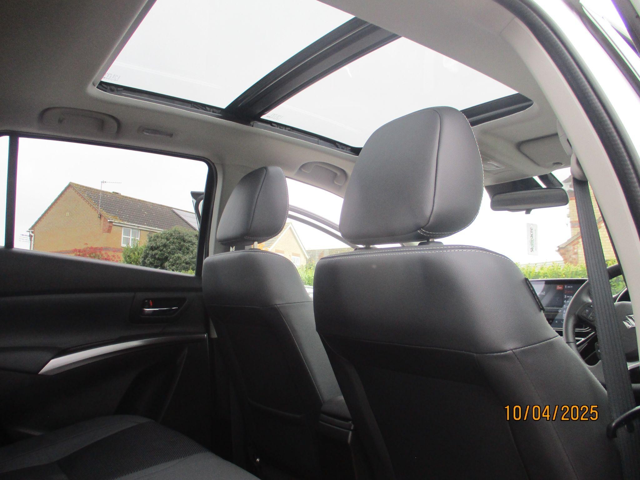 Suzuki SX4 S-Cross Image 16