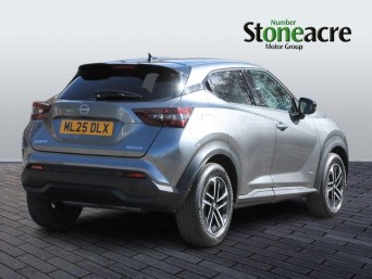 Nissan Juke 1.6 N-Connecta Auto Euro 6 5dr ML25DLX Image 3