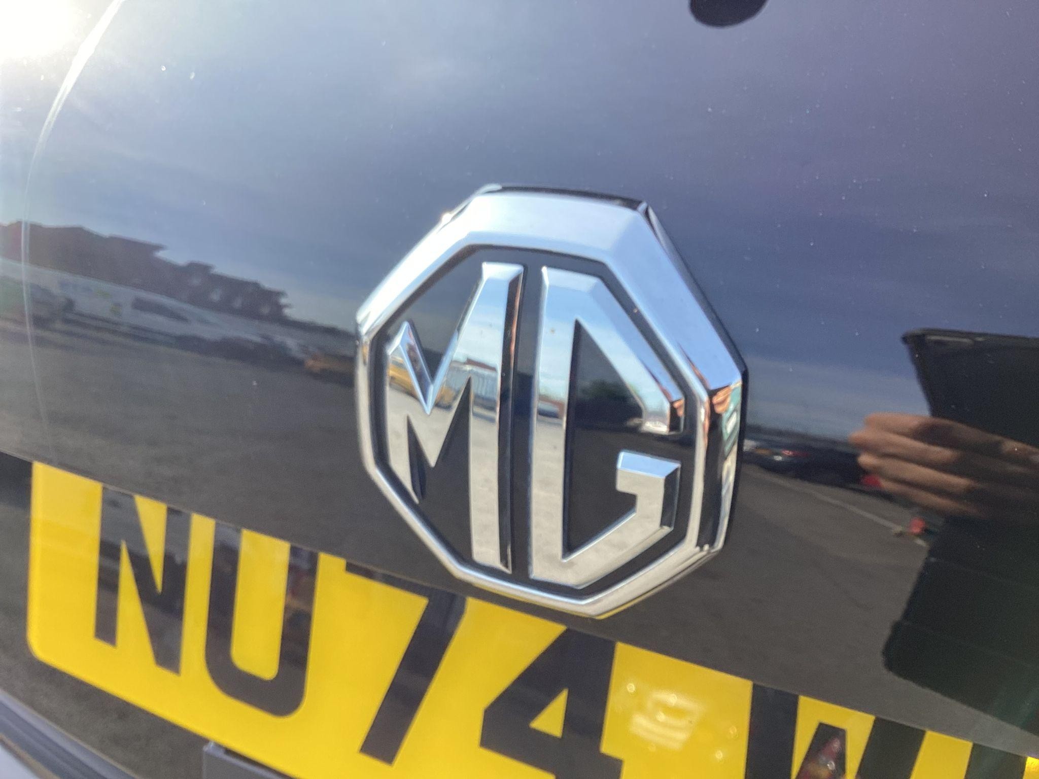 MG HS Plug-In Hybrid Image 15