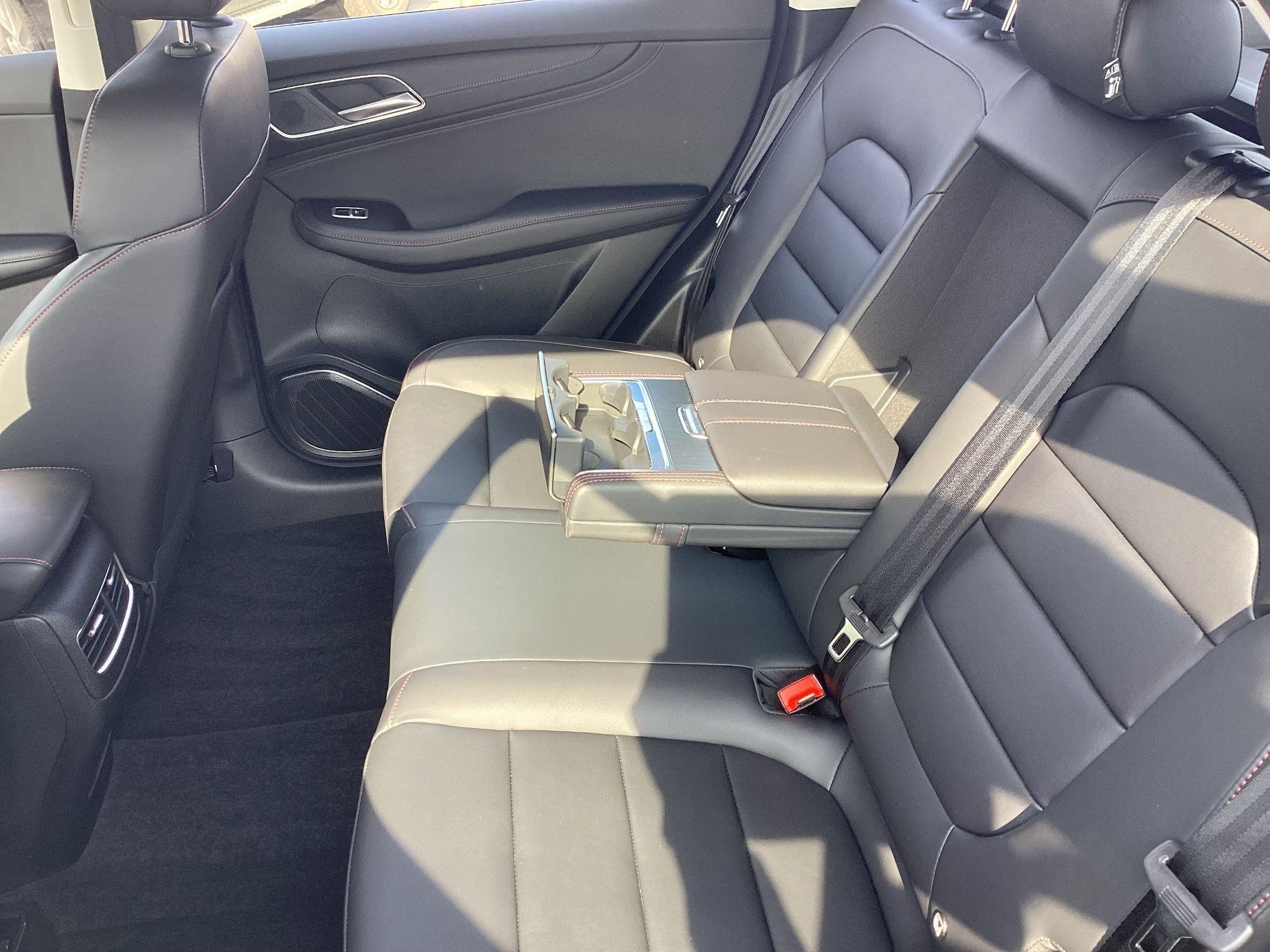 MG HS Plug-In Hybrid Image 18
