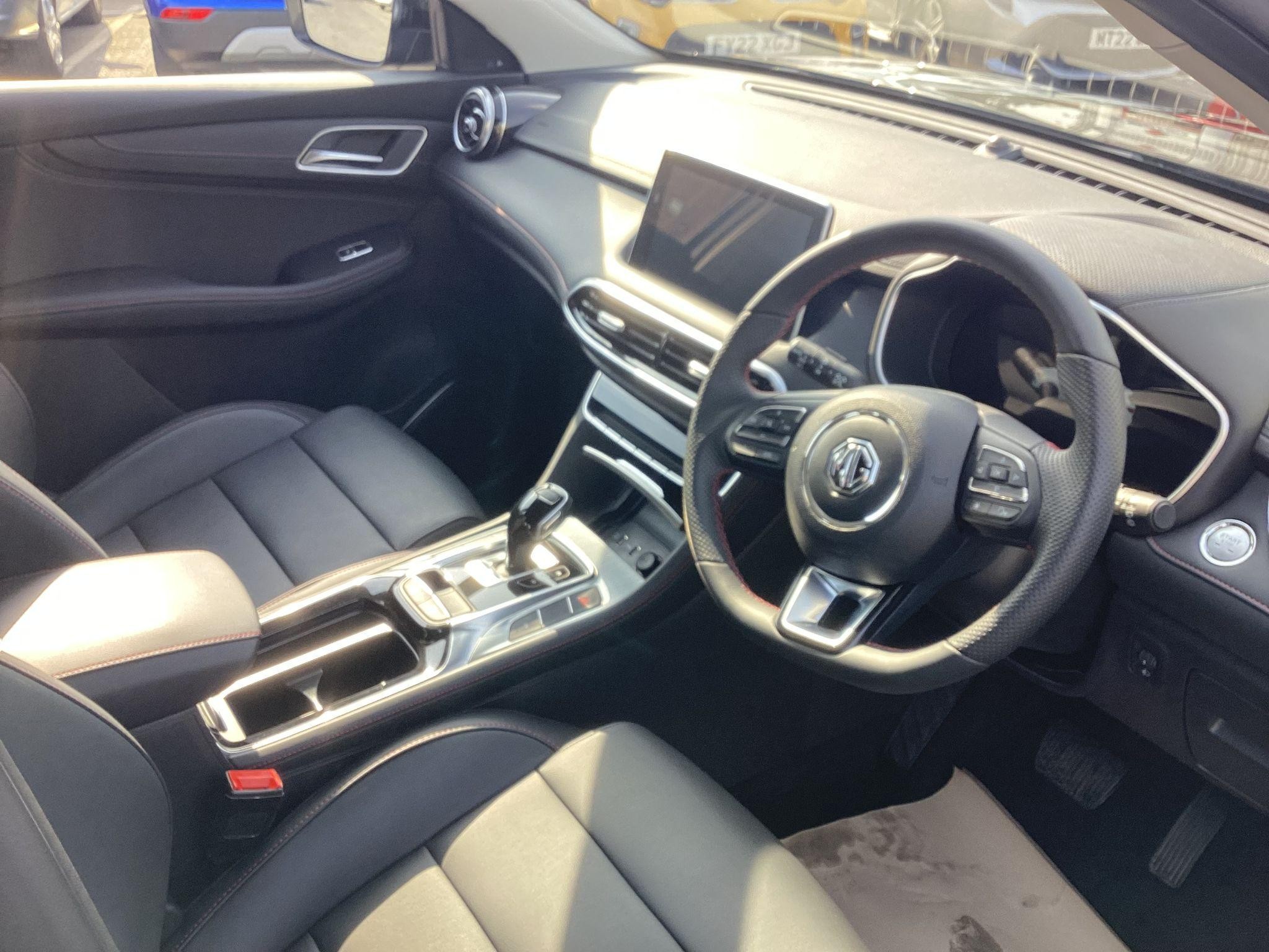 MG HS Plug-In Hybrid Image 20