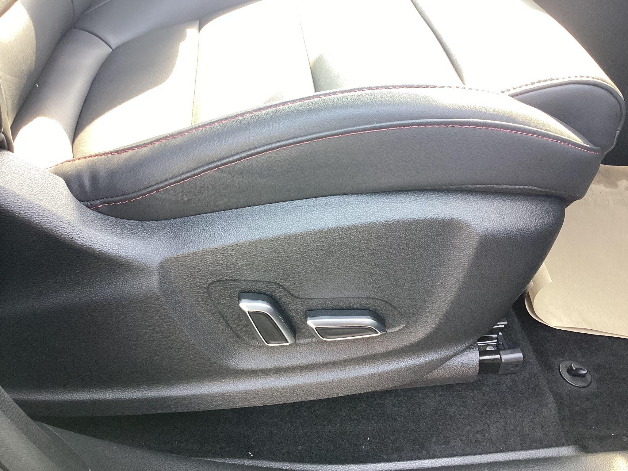 MG HS Plug-In Hybrid Image 21