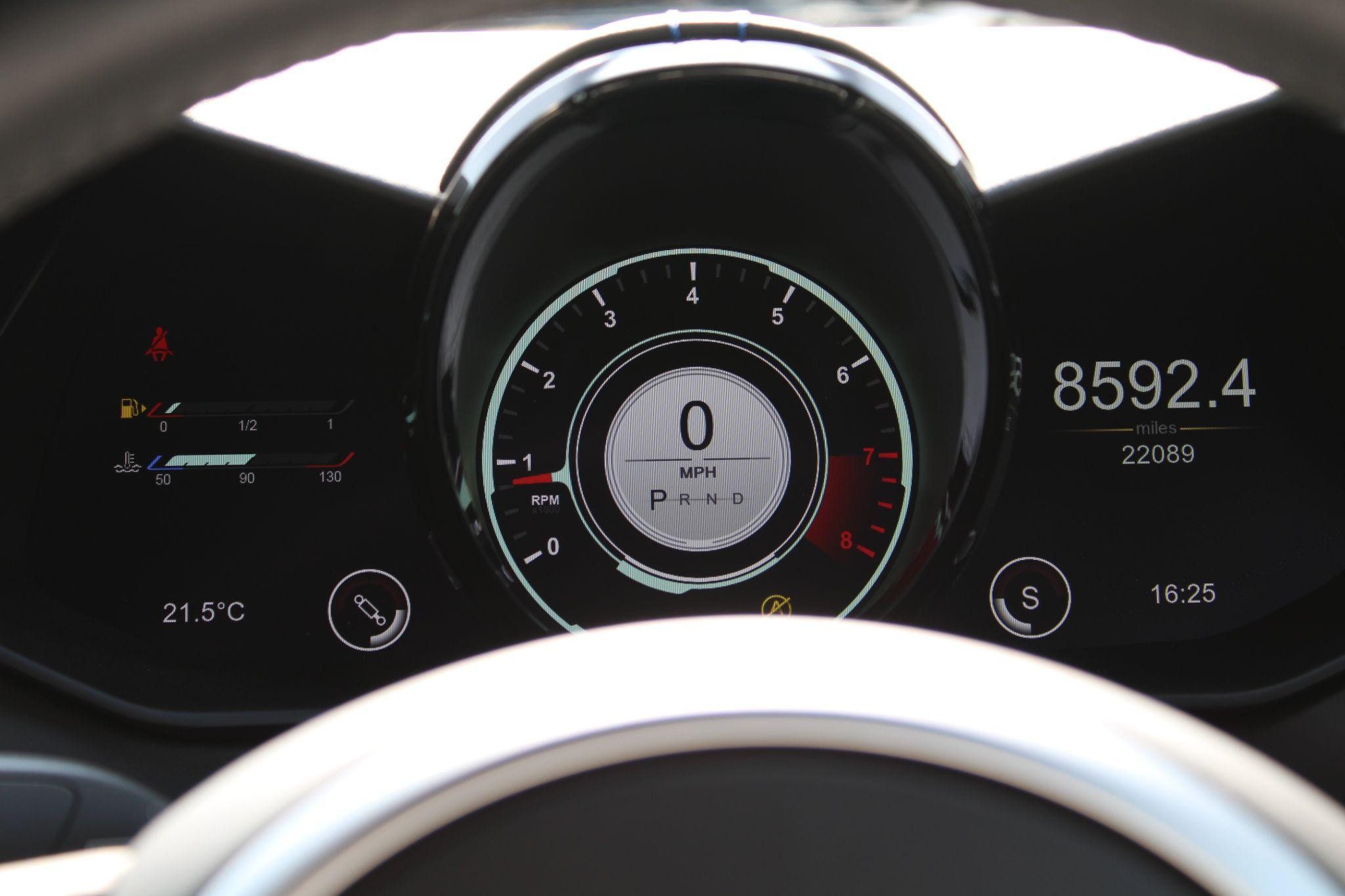 Aston Martin Vantage Image 6