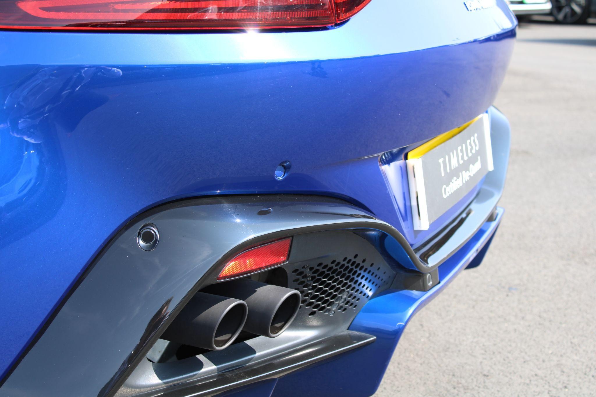 Aston Martin Vantage Image 8