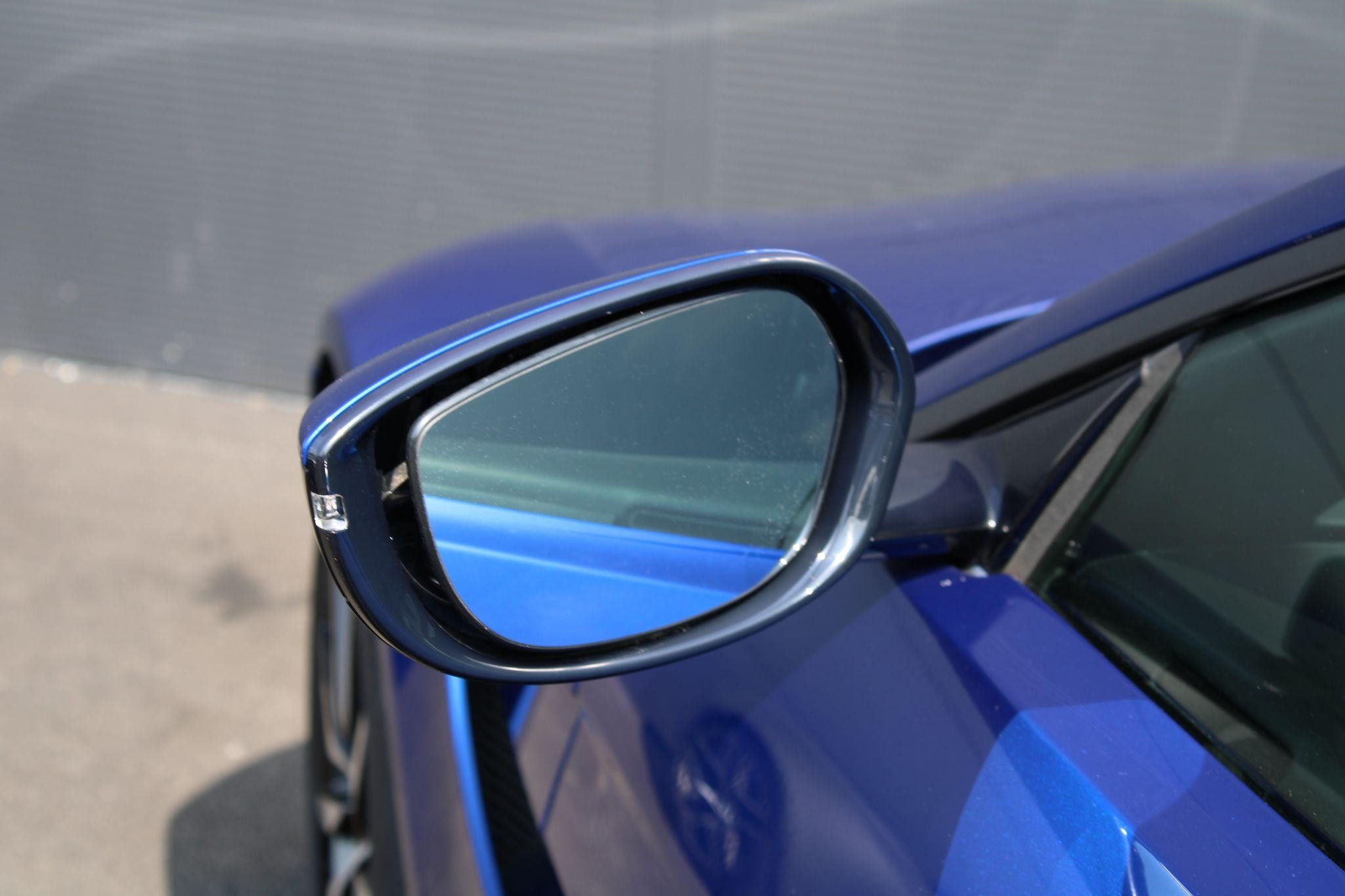 Aston Martin Vantage Image 21