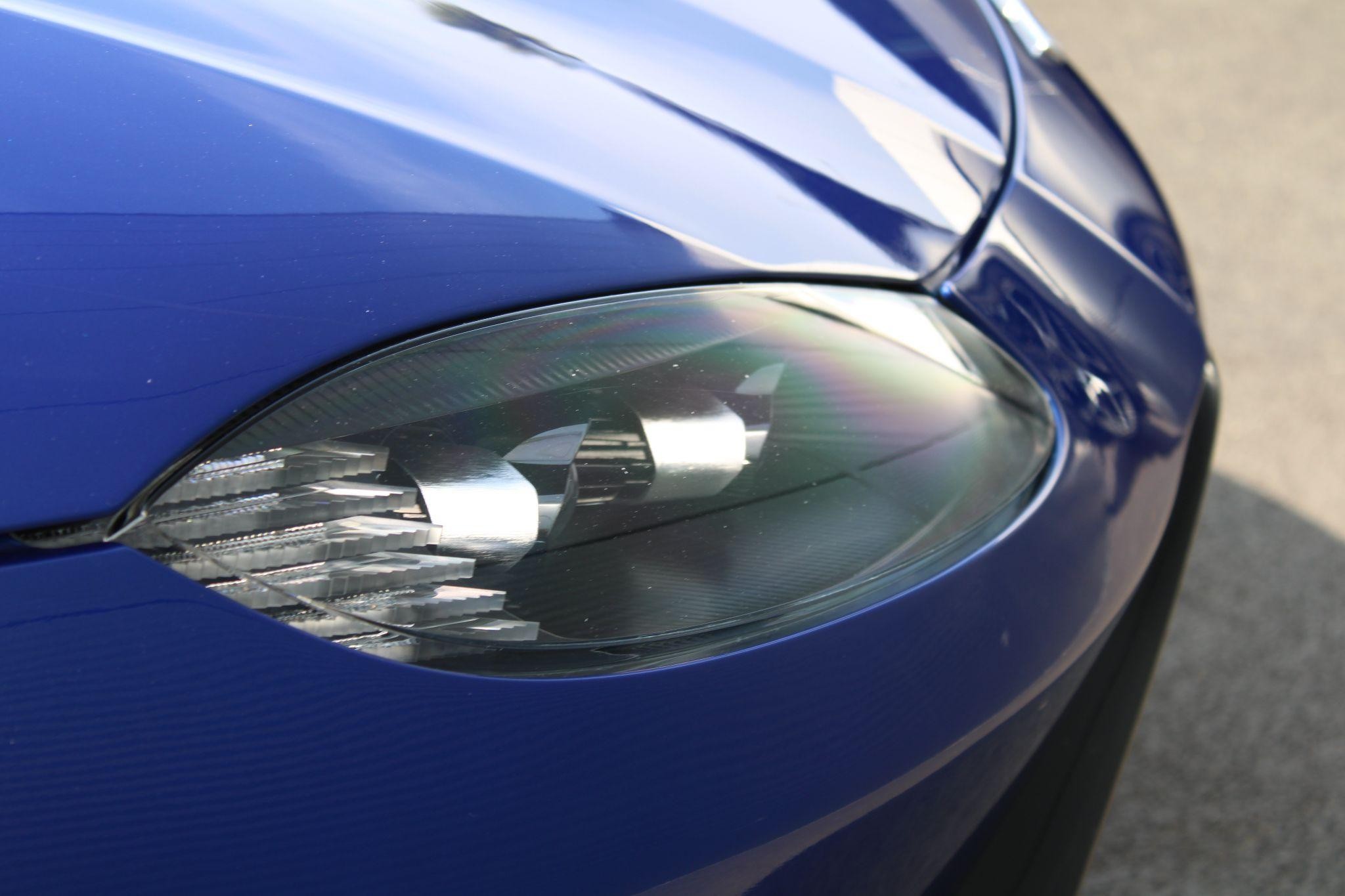 Aston Martin Vantage Image 24