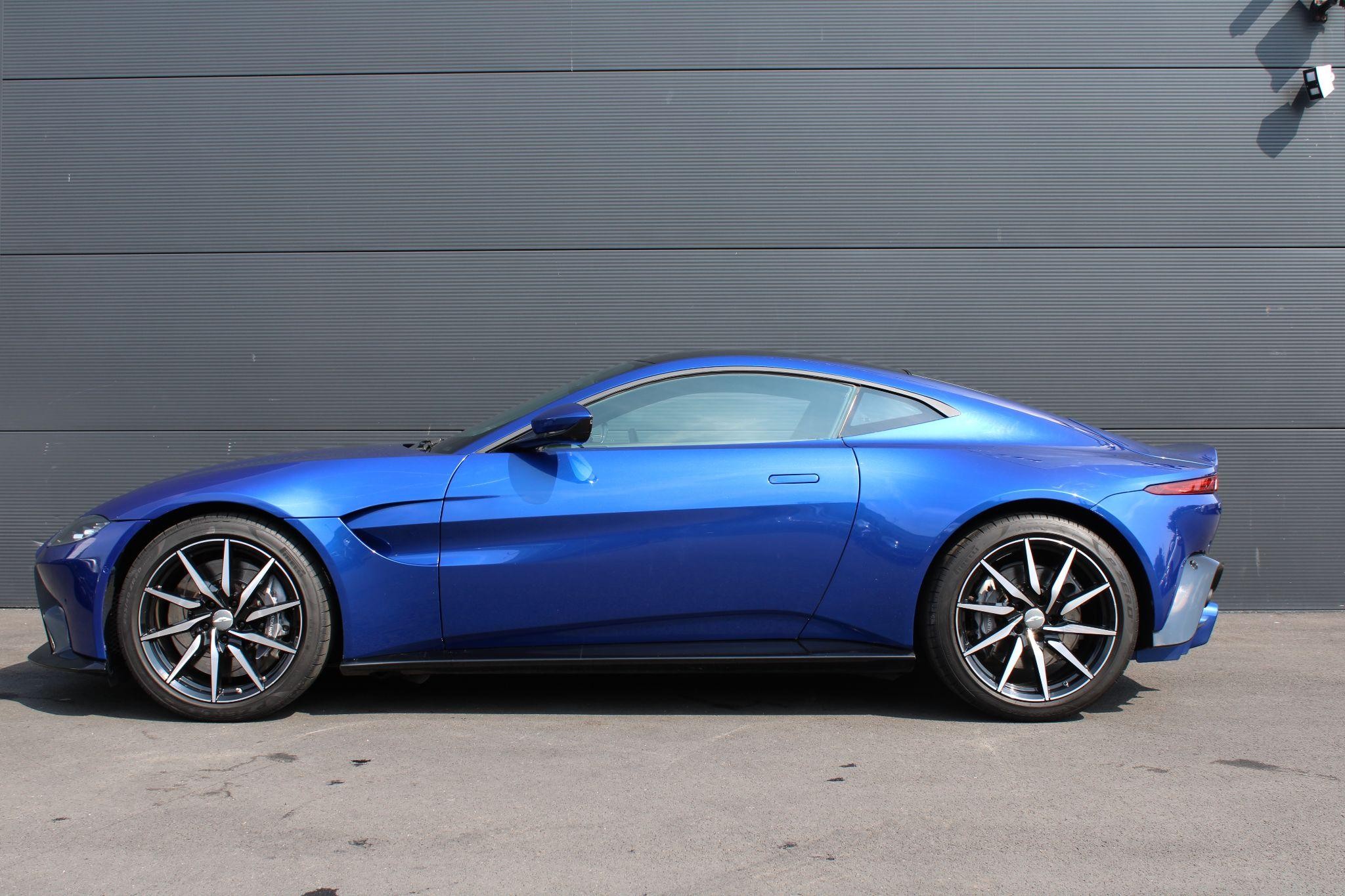 Aston Martin Vantage Image 30