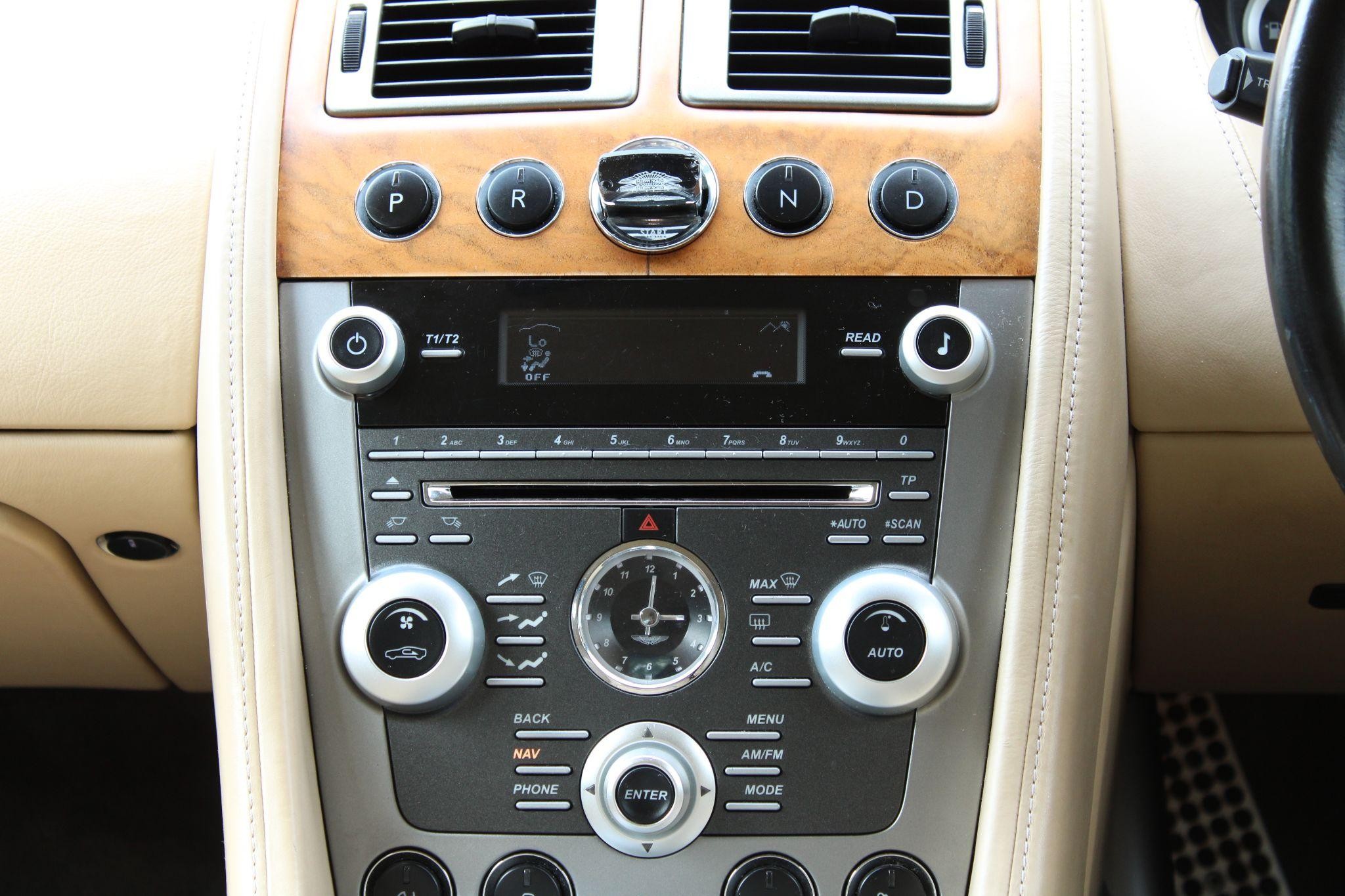 Aston Martin Rapide Image 15