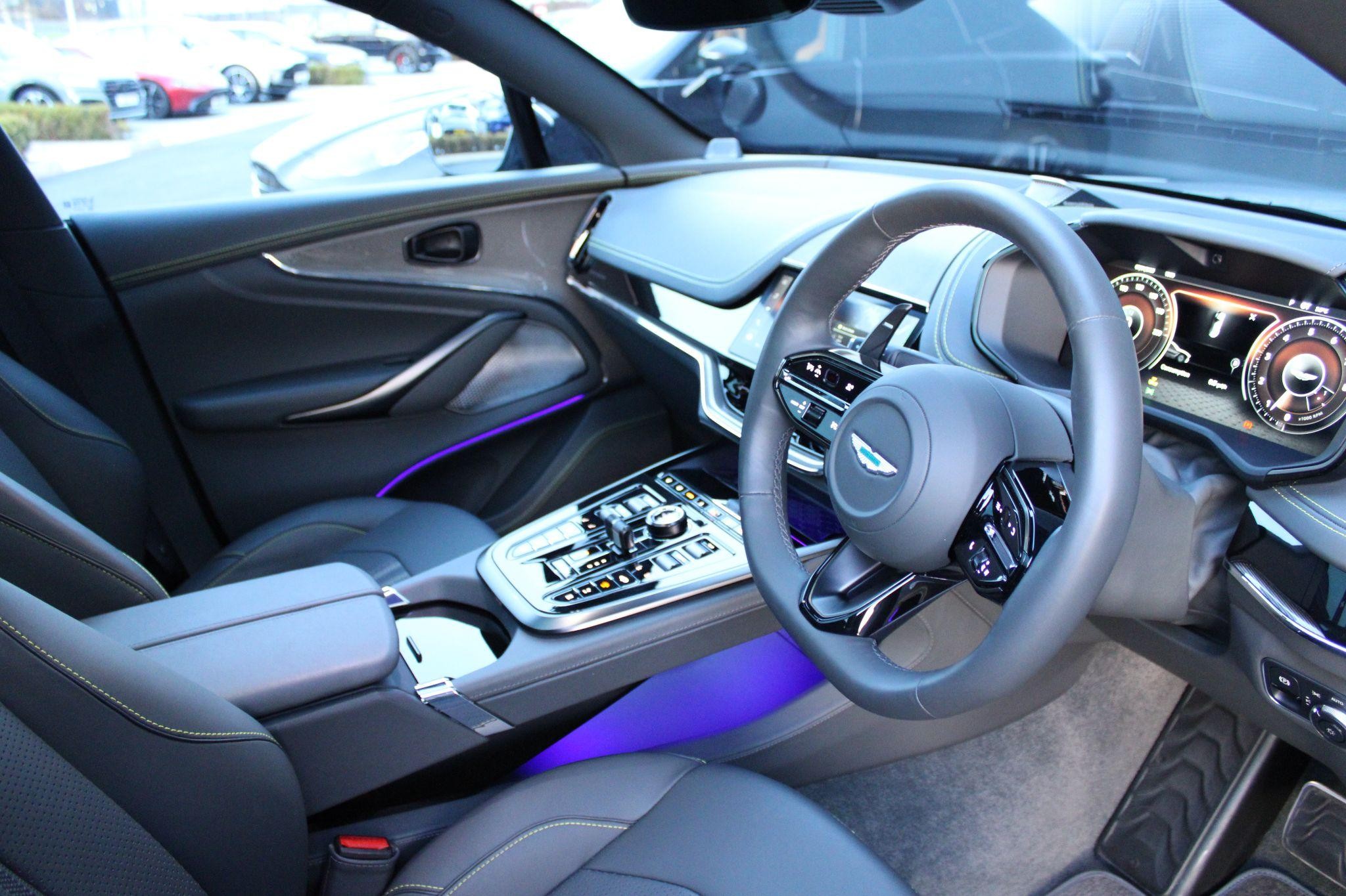 Aston Martin DBX Image 8
