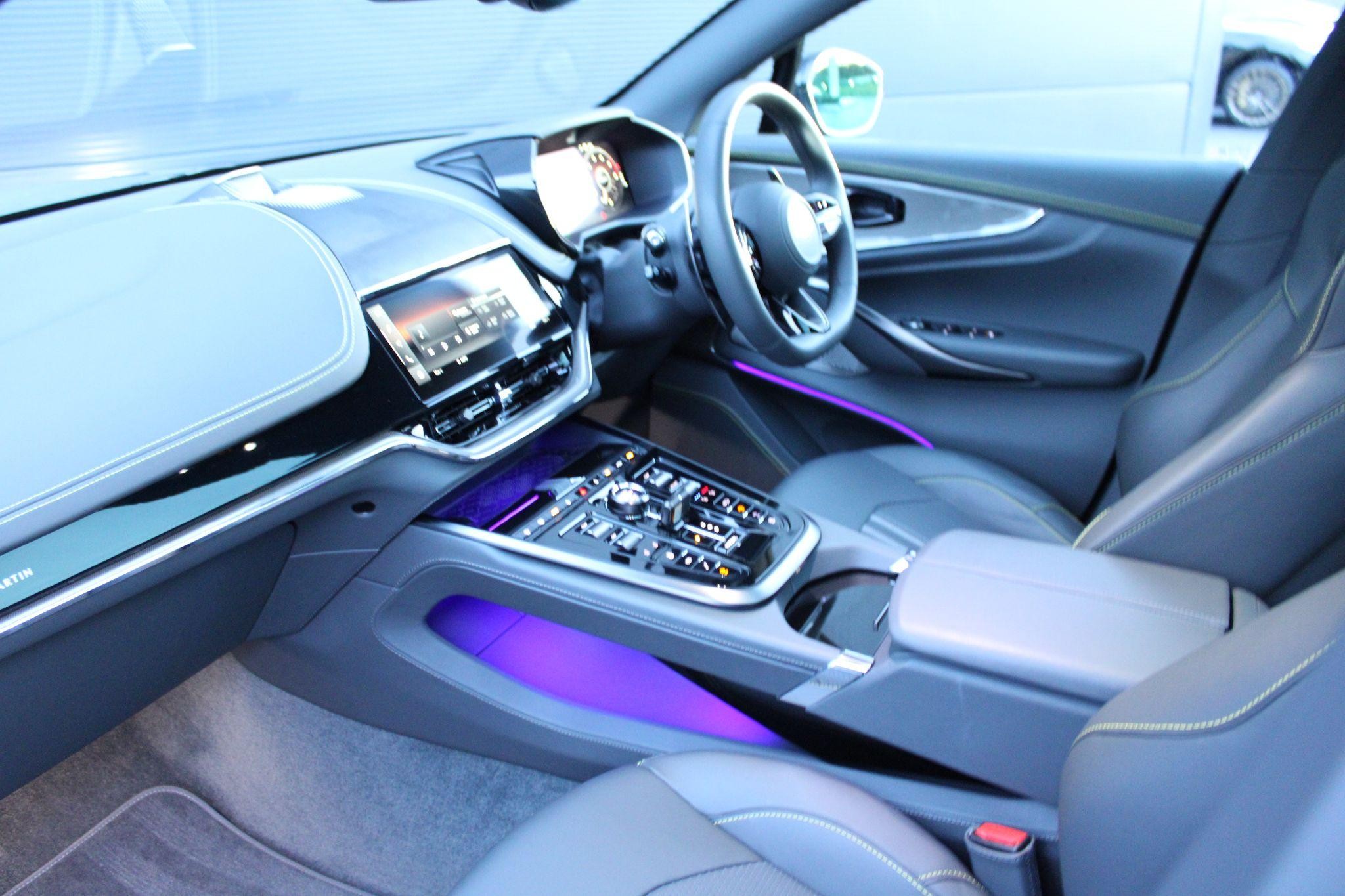 Aston Martin DBX Image 9