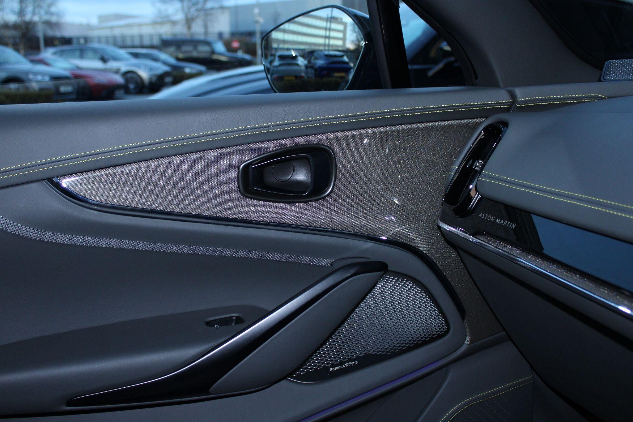 Aston Martin DBX Image 12