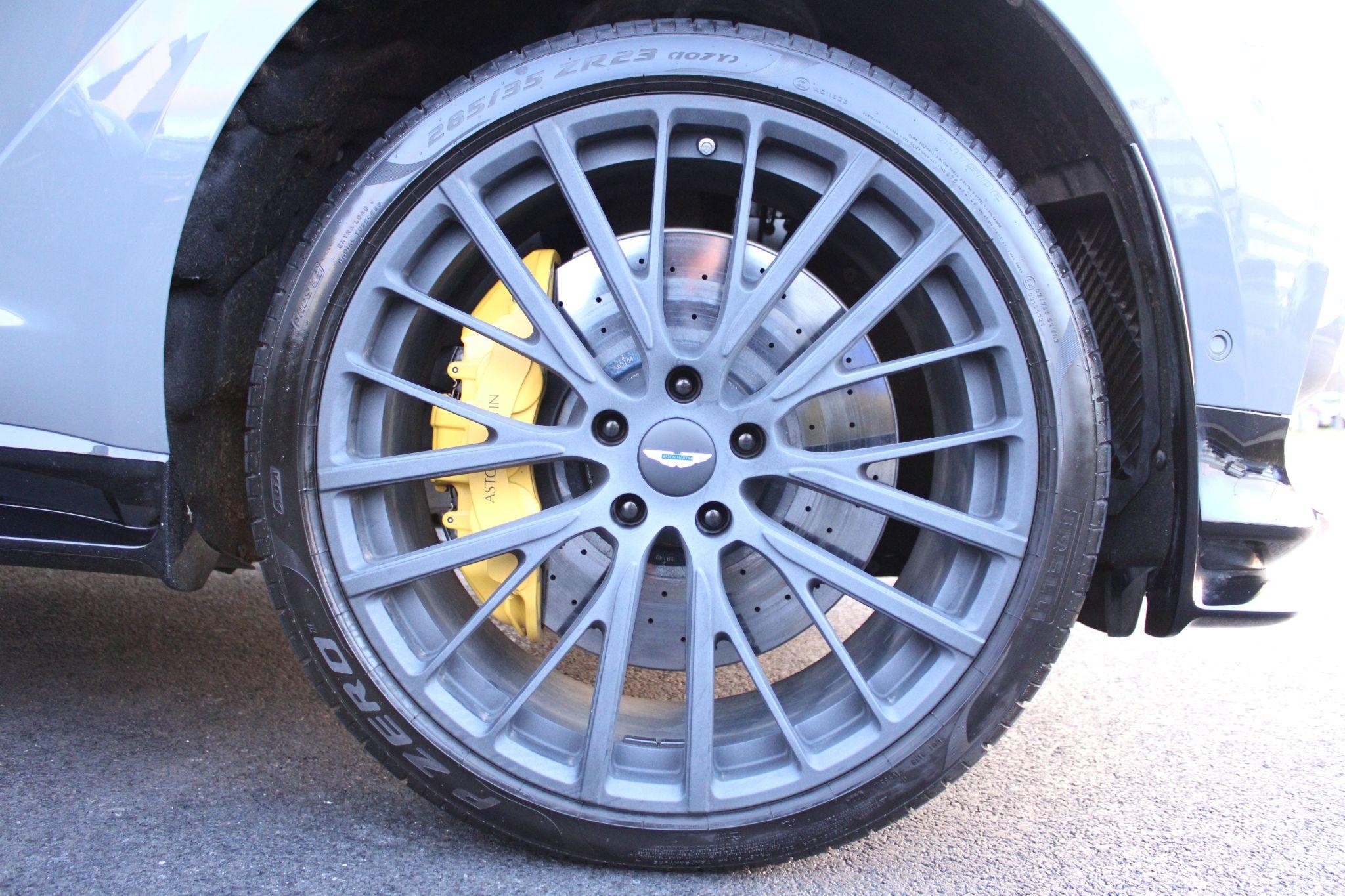 Aston Martin DBX Image 14