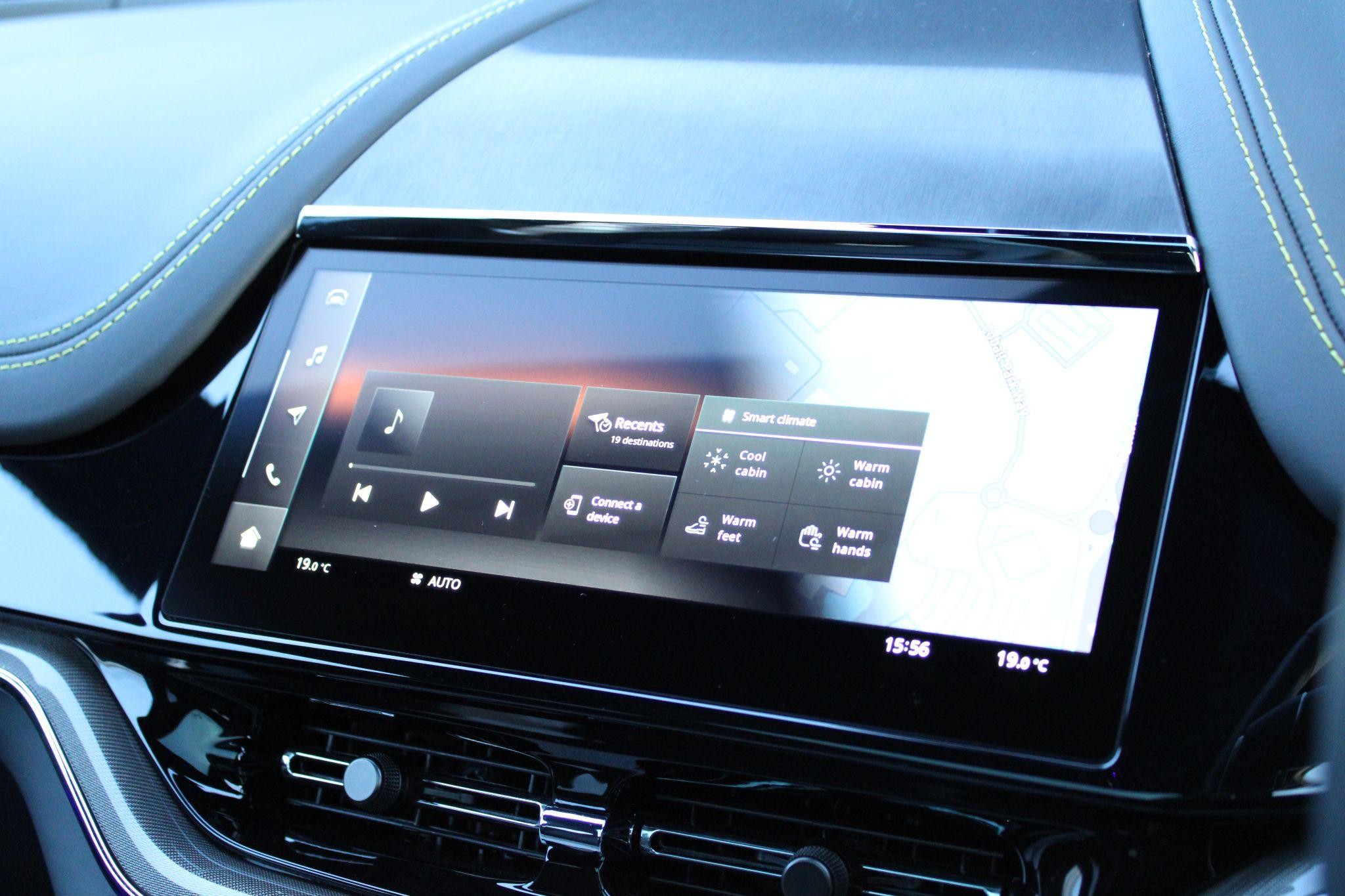 Aston Martin DBX Image 15