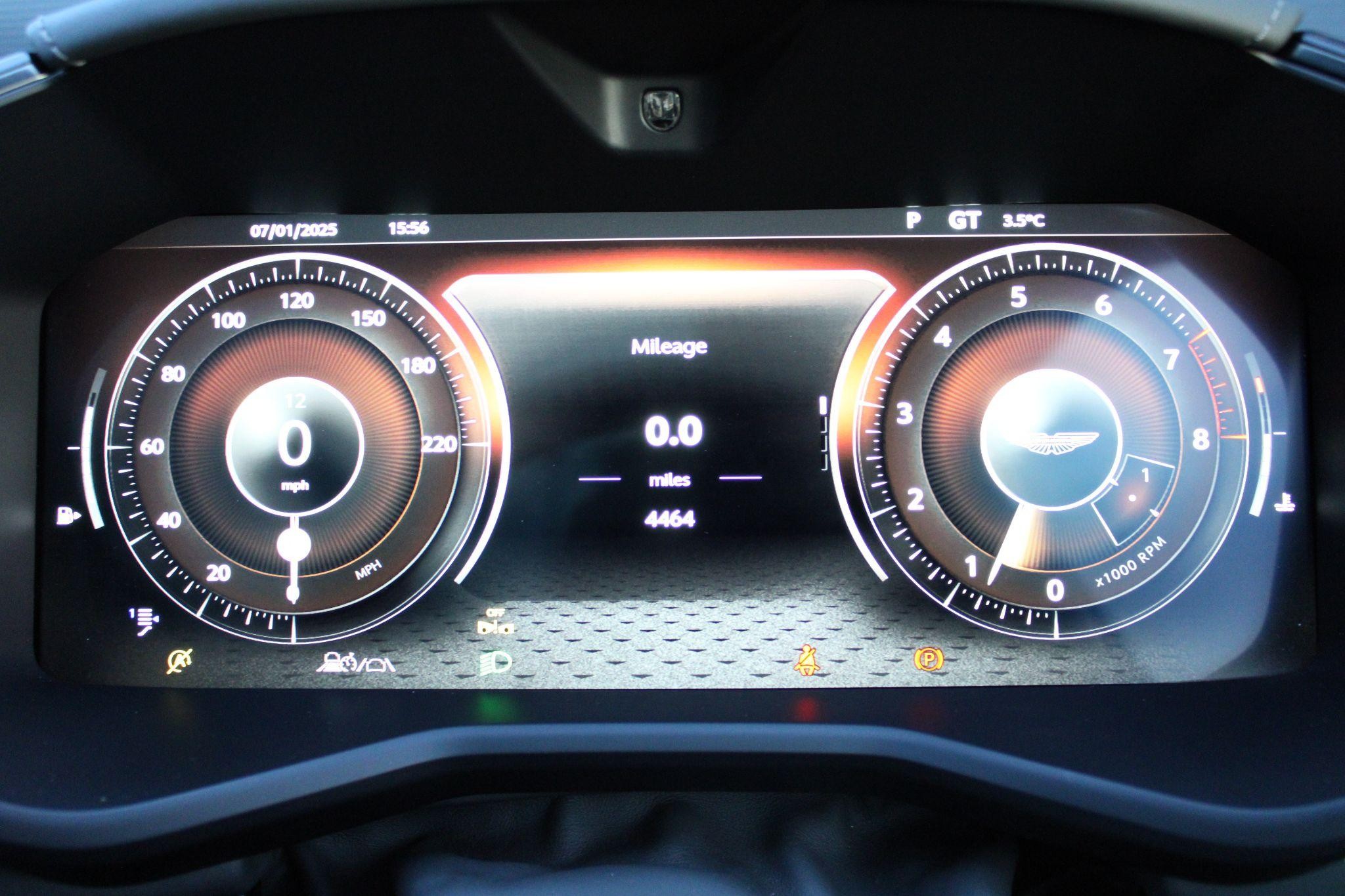 Aston Martin DBX Image 17