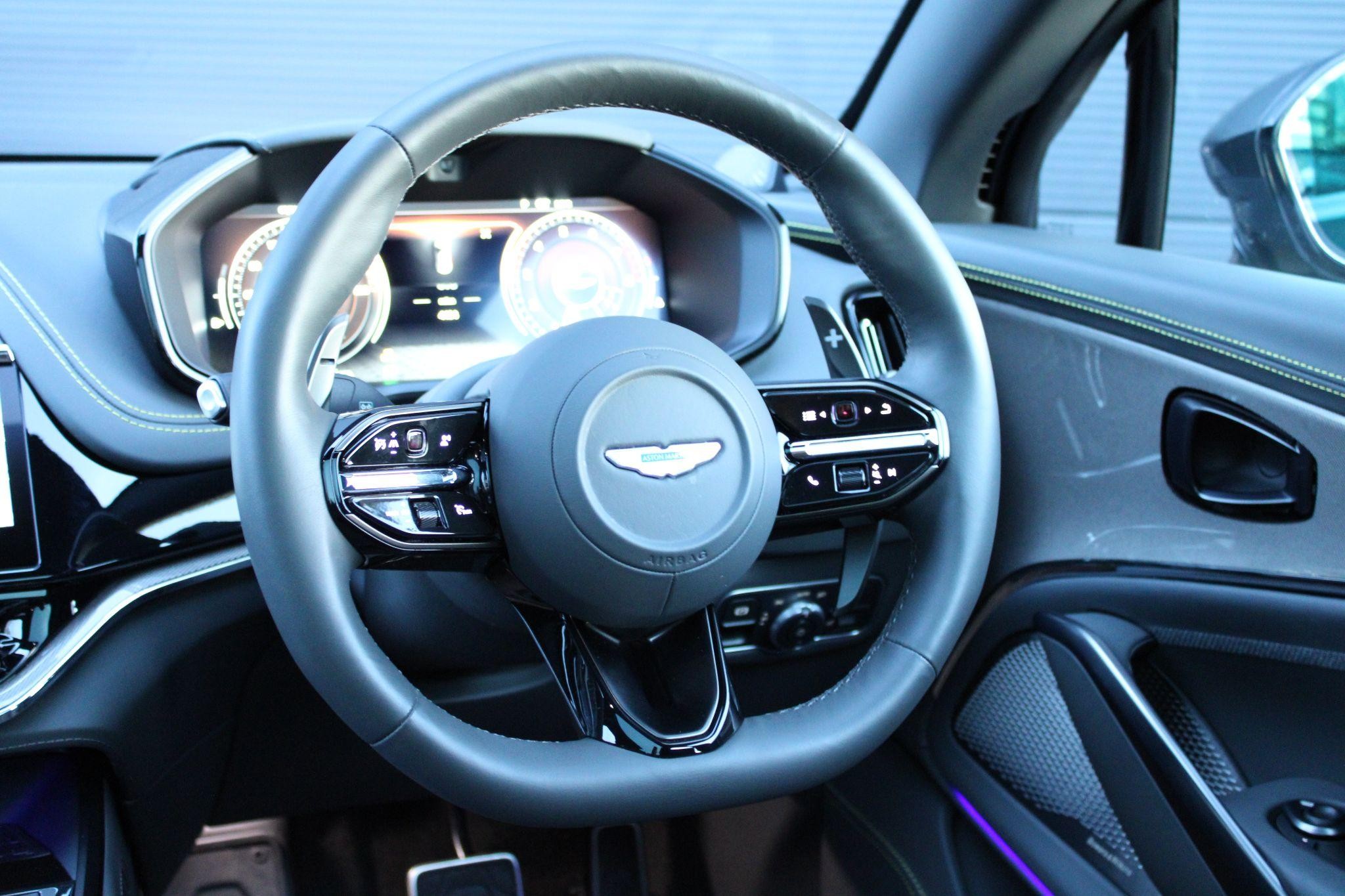 Aston Martin DBX Image 19