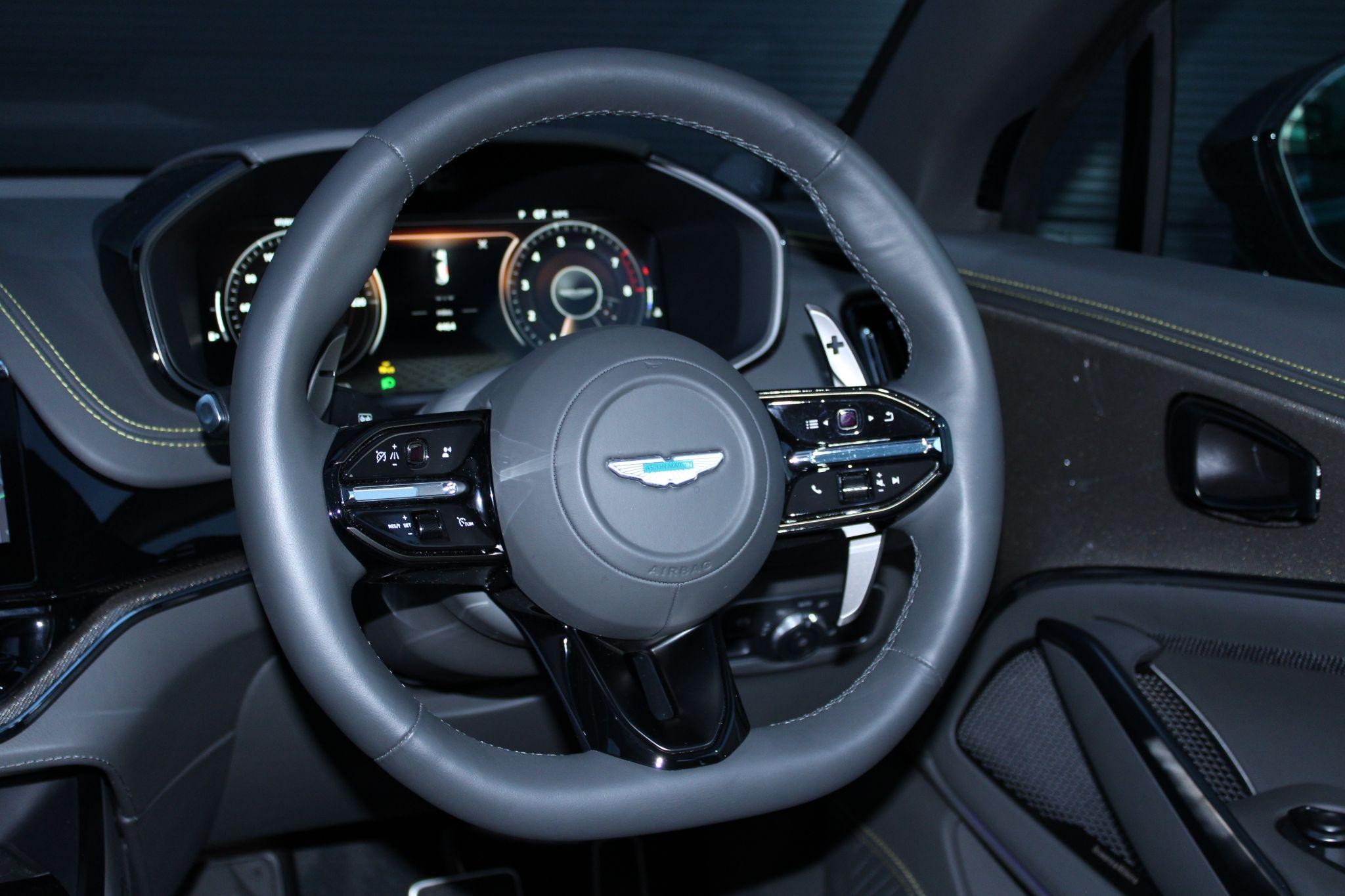 Aston Martin DBX Image 20