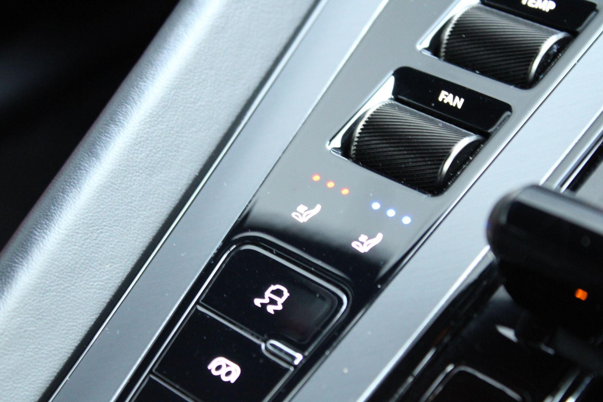 Aston Martin DB12 Image 20