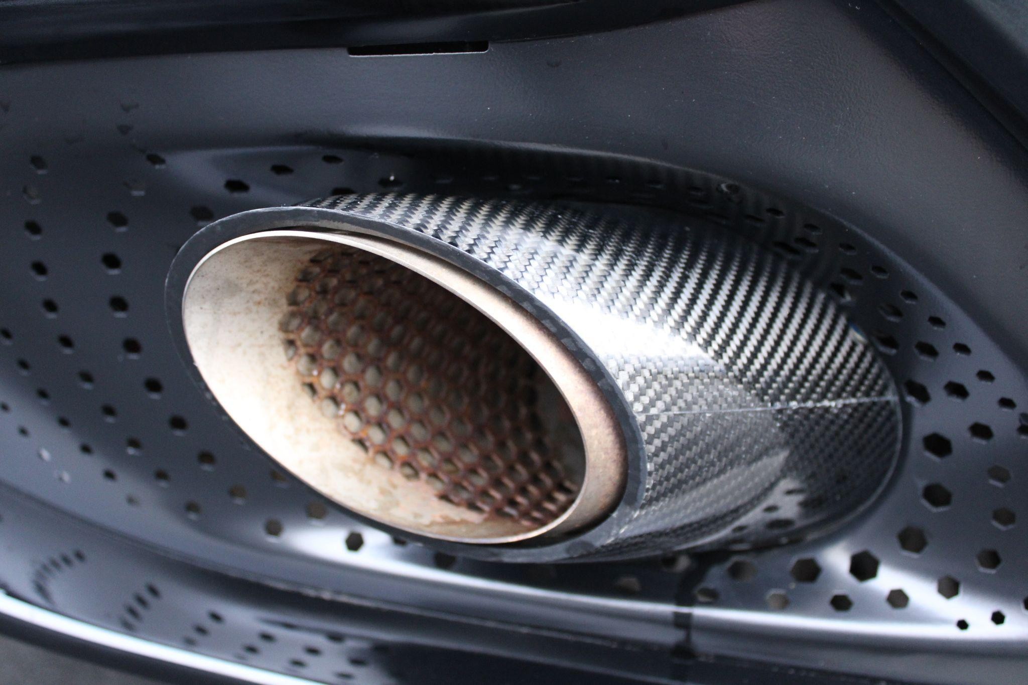 Aston Martin DB12 Image 26