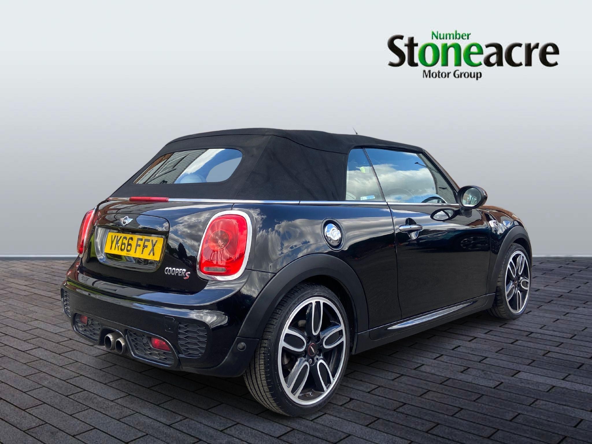 MINI Convertible Image 5