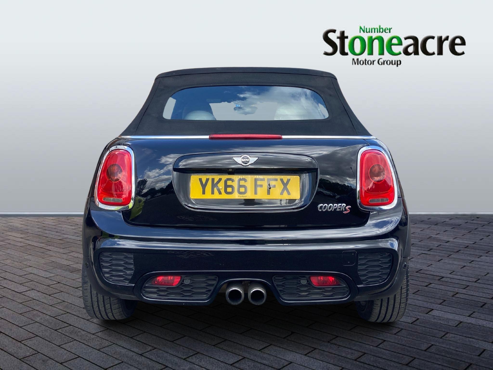 MINI Convertible Image 6