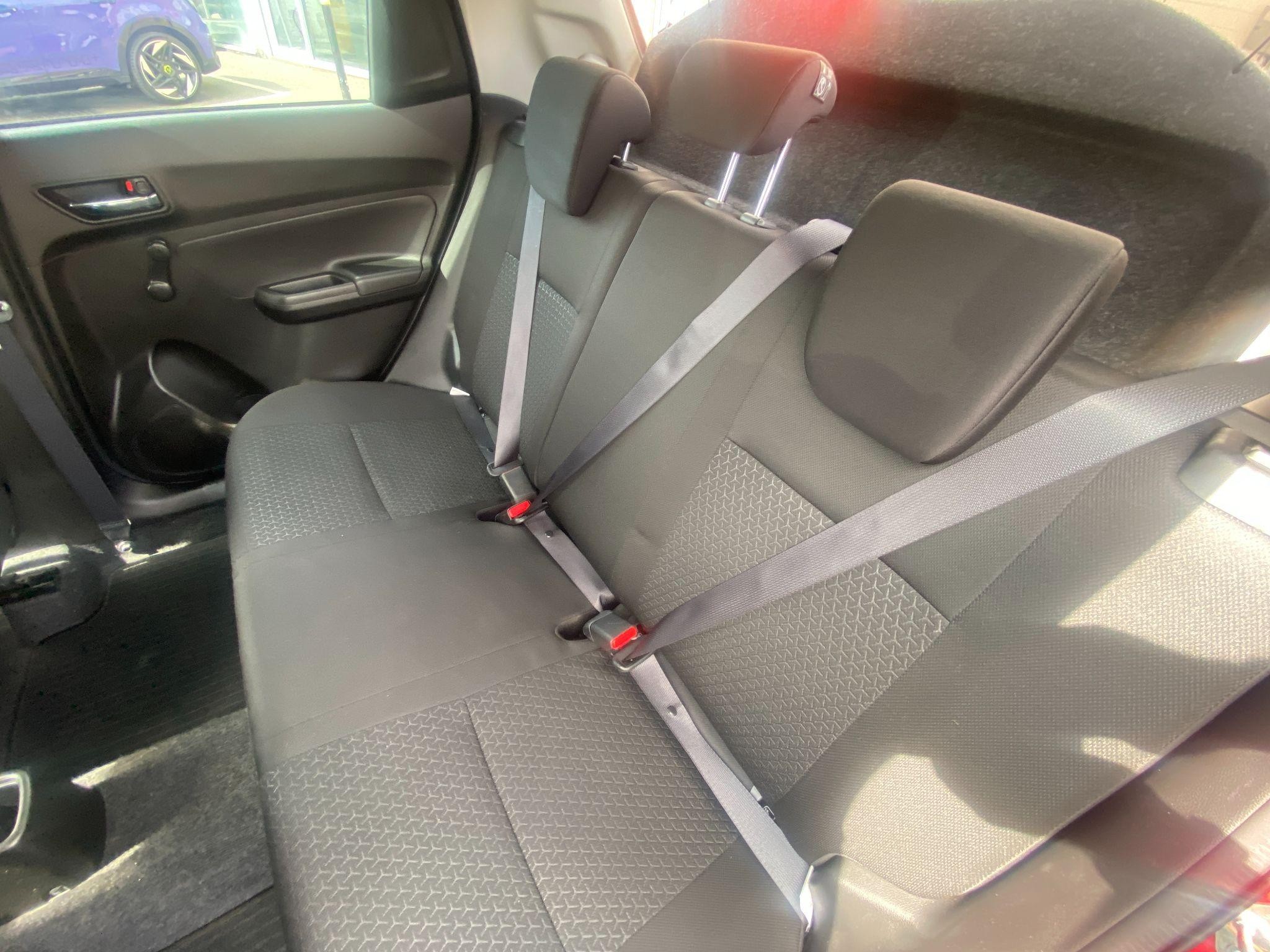 Suzuki Swift Image 17