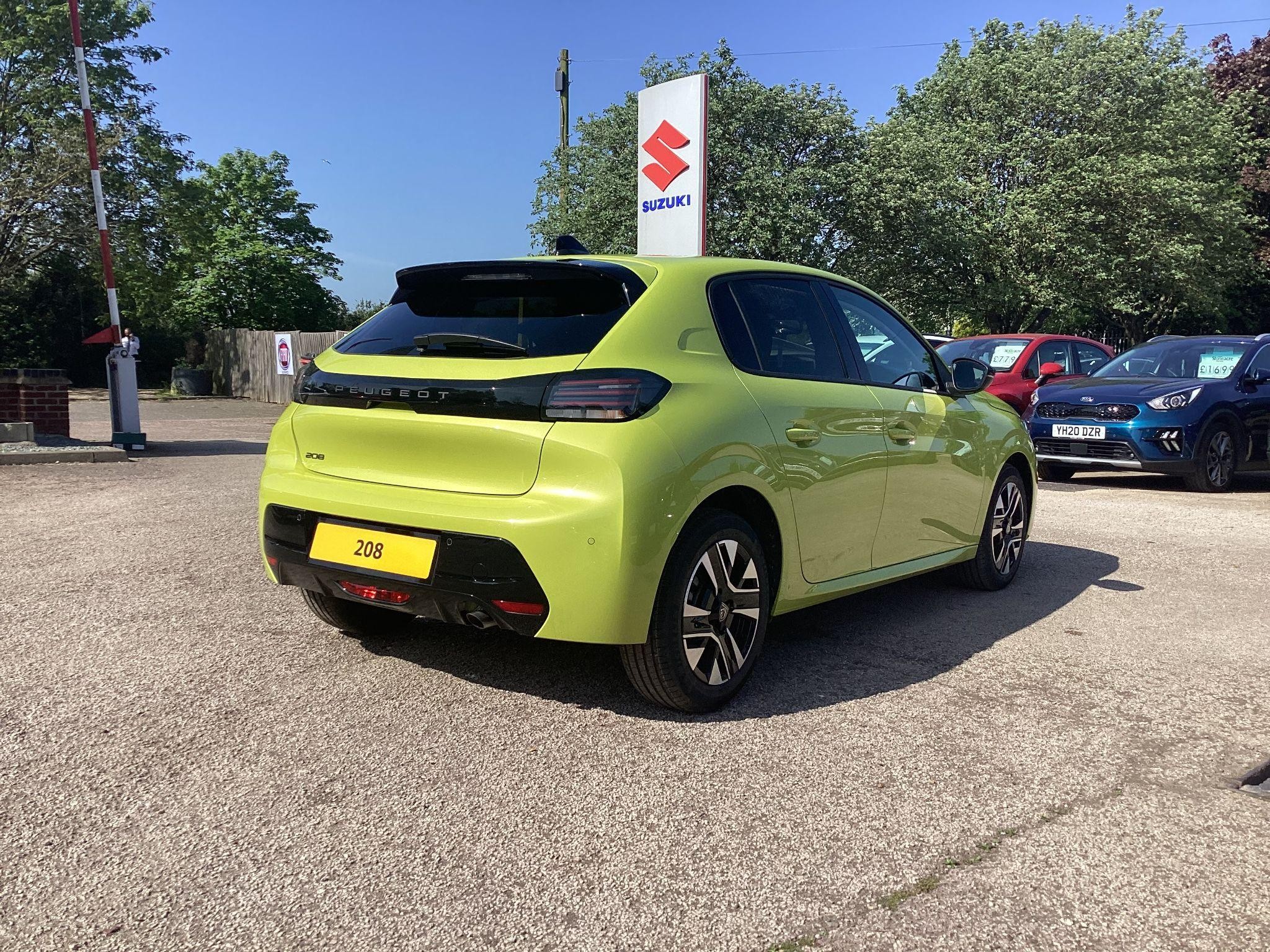 Peugeot 208 Image 2