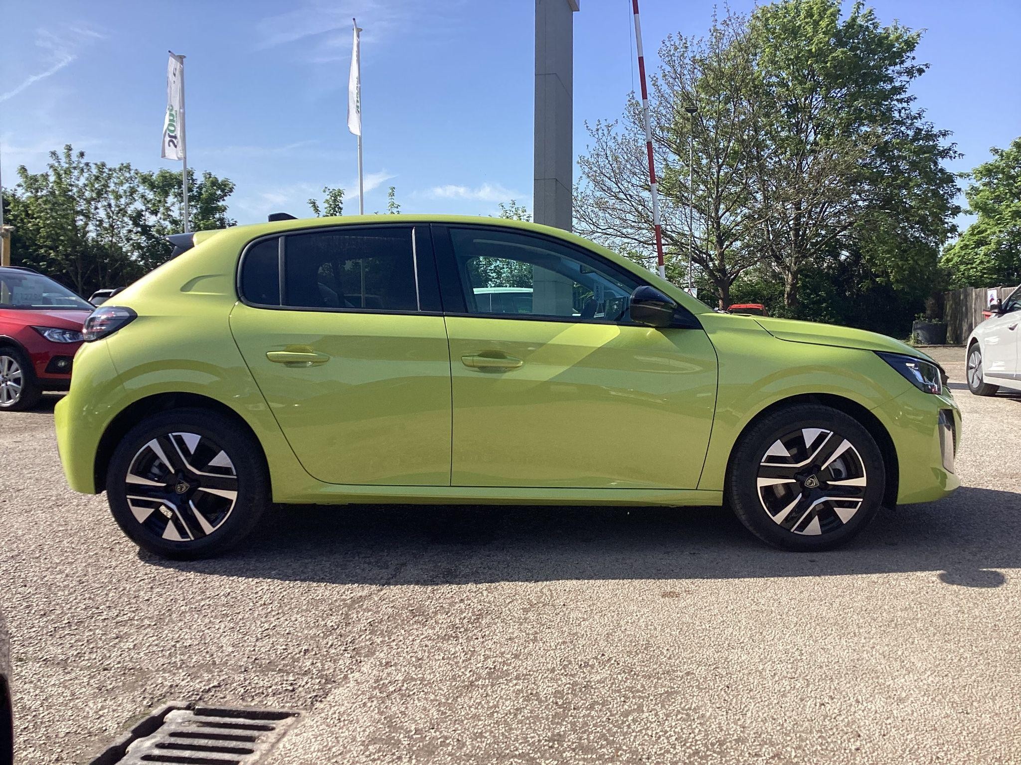 Peugeot 208 Image 7
