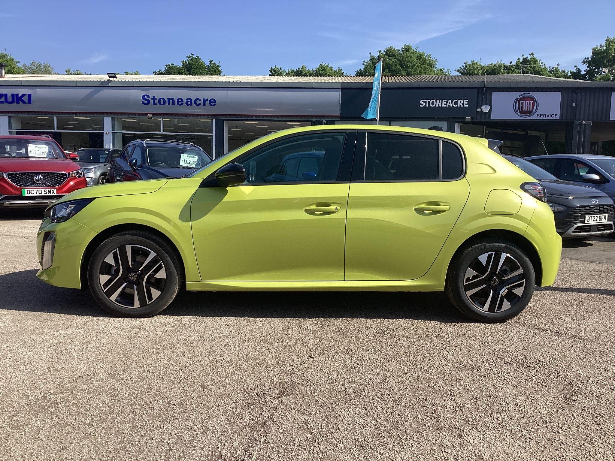 Peugeot 208 Image 8