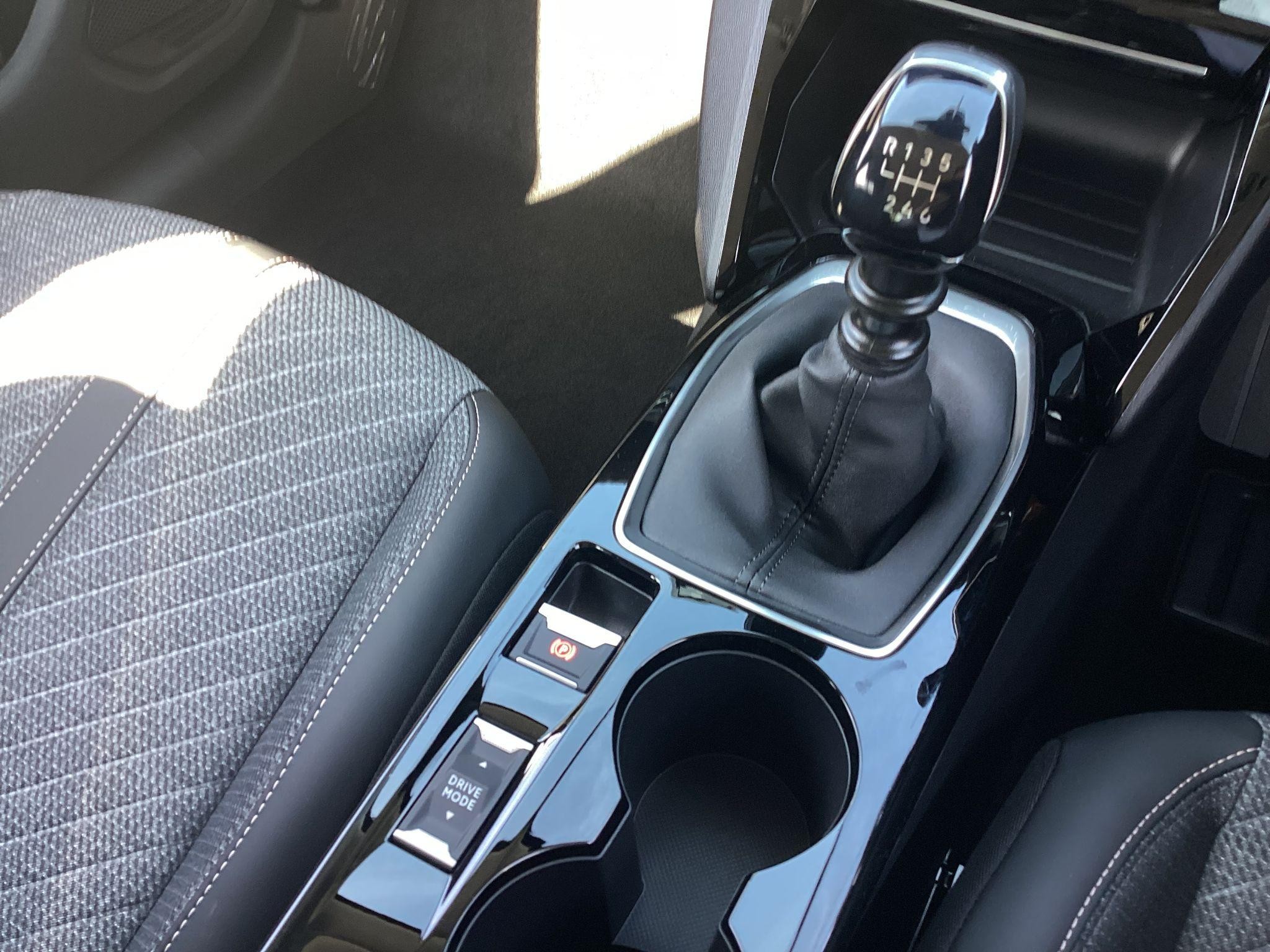 Peugeot 208 Image 21