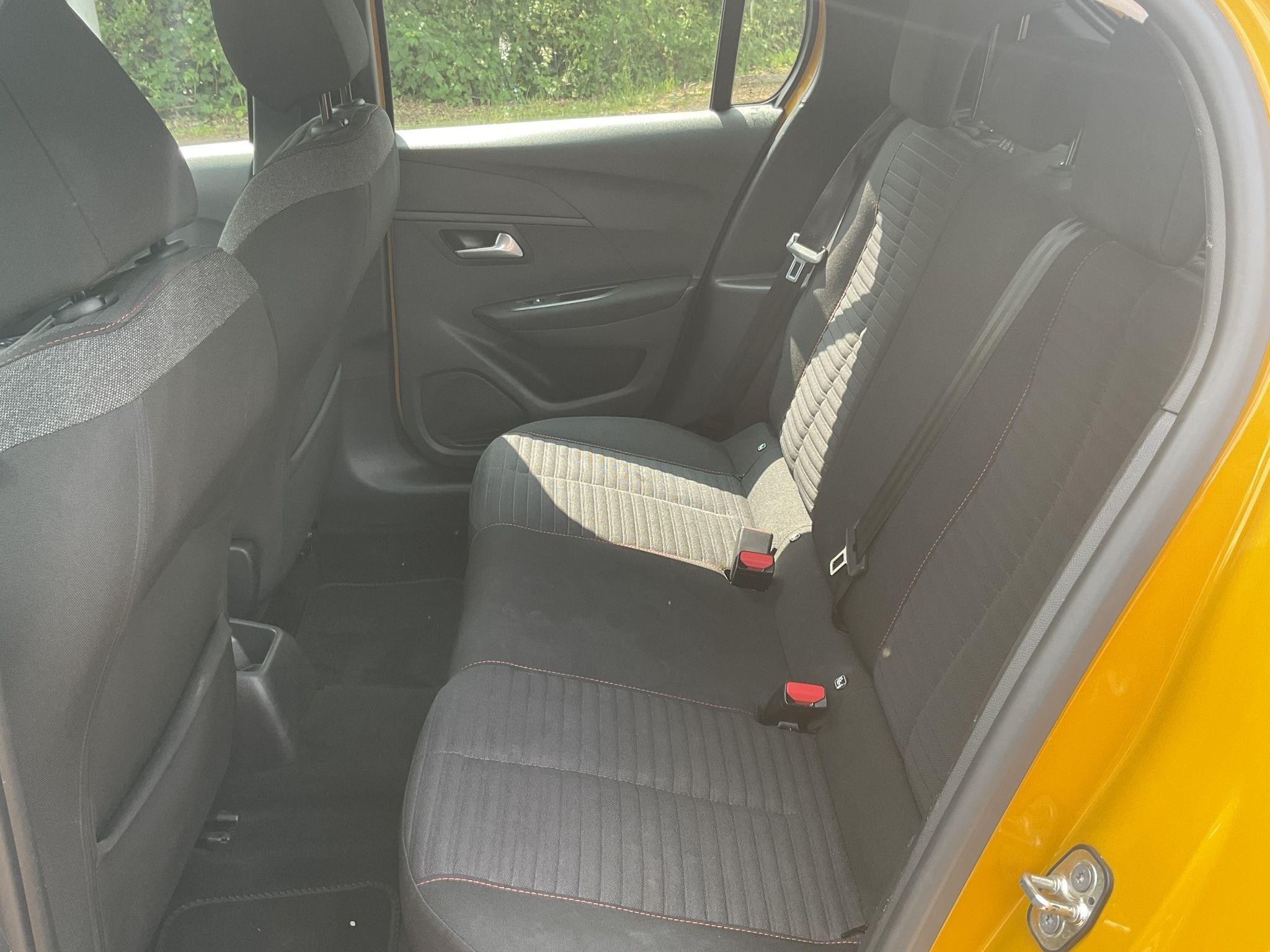 Peugeot 208 Image 15