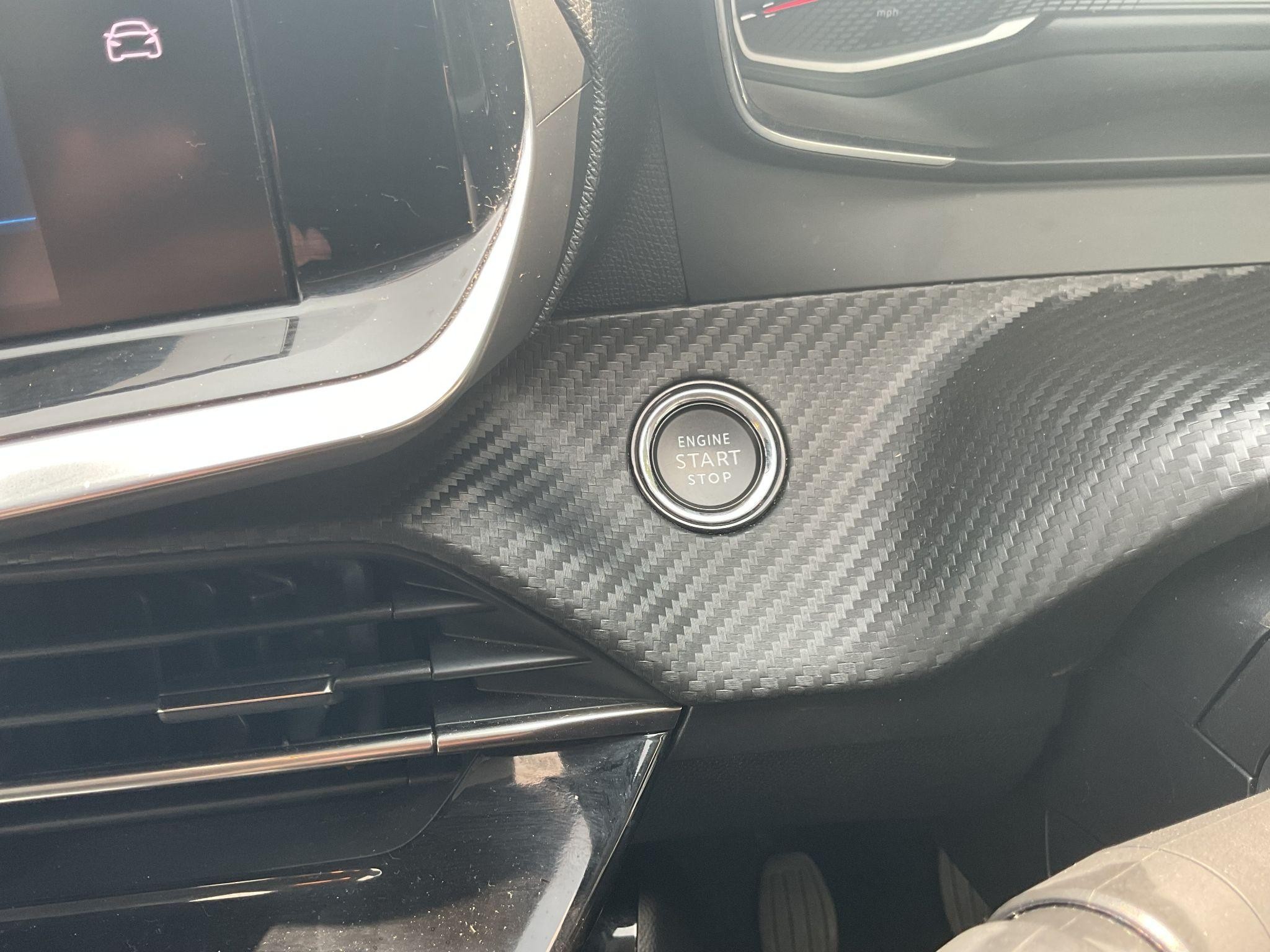 Peugeot 208 Image 18