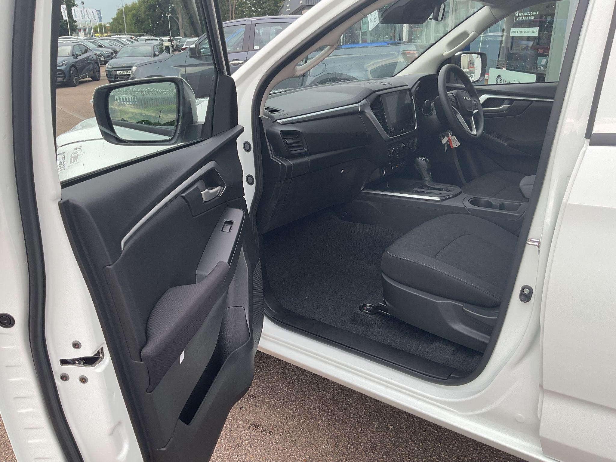 Isuzu D-Max DL20 Image 14