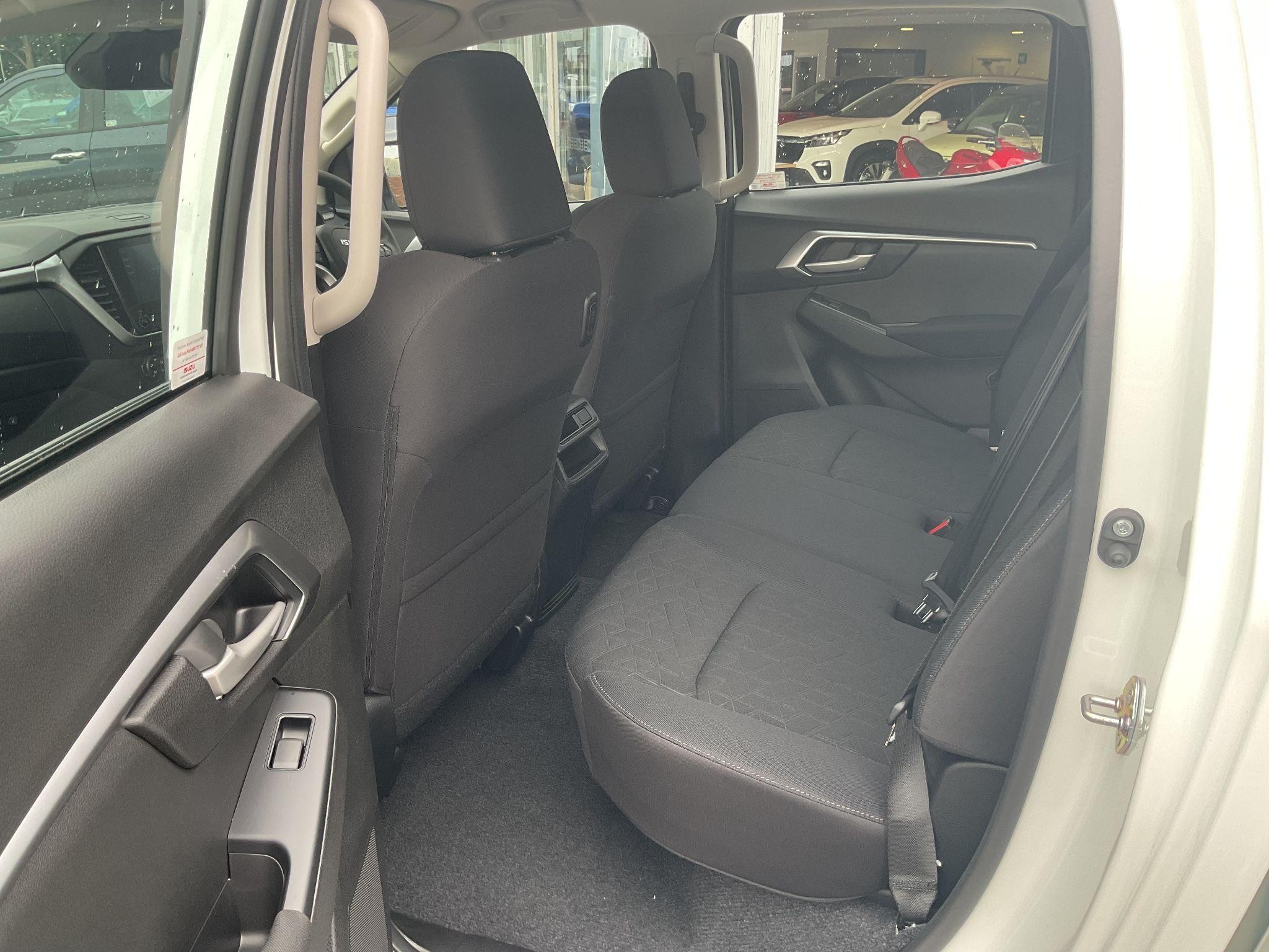 Isuzu D-Max DL20 Image 18