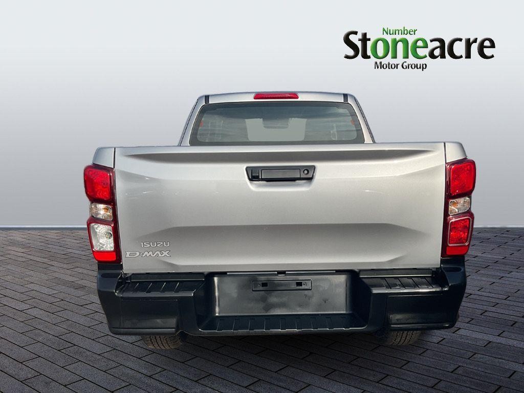 Isuzu D-Max Utility Image 4