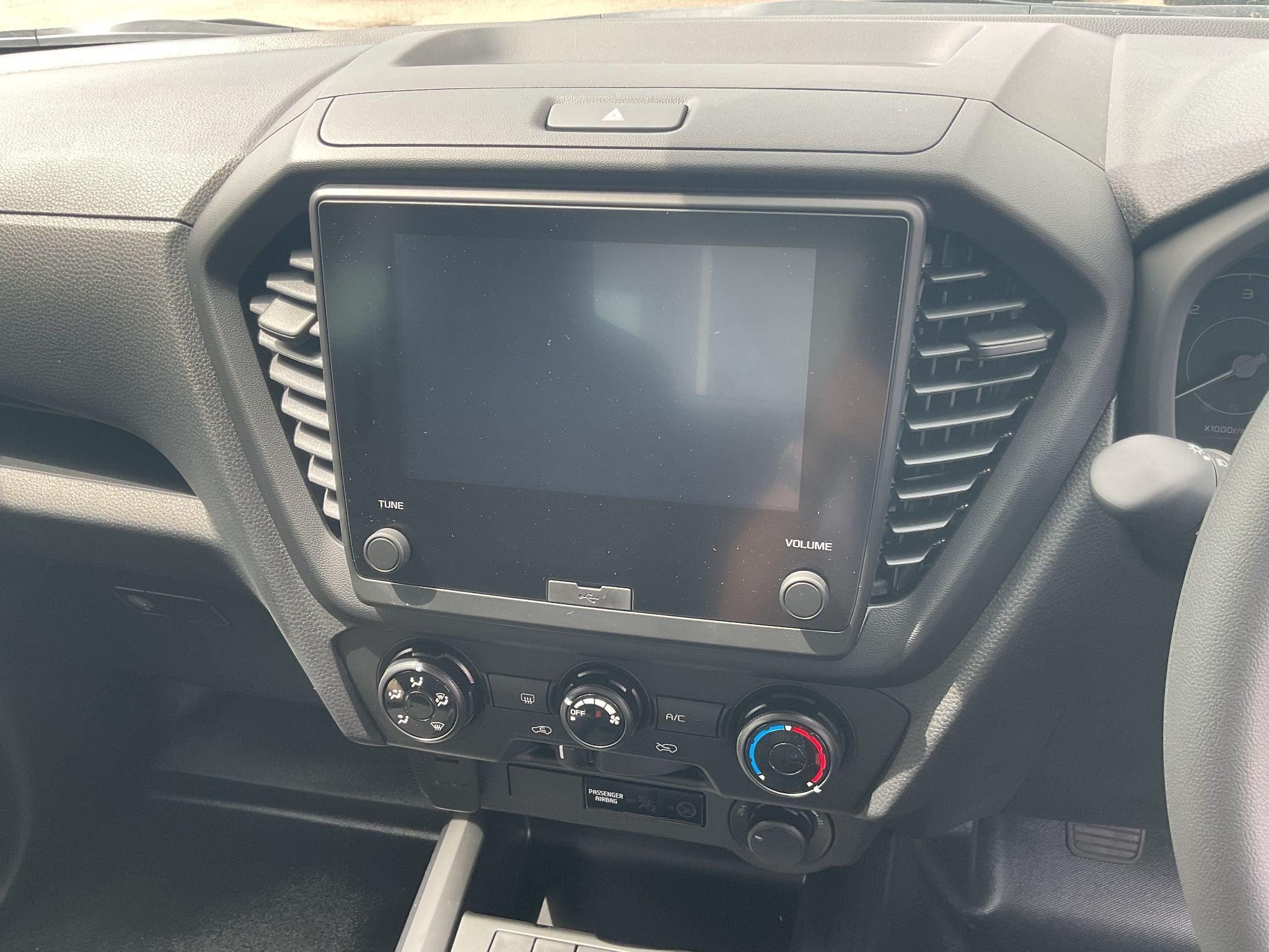Isuzu D-Max Utility Image 14
