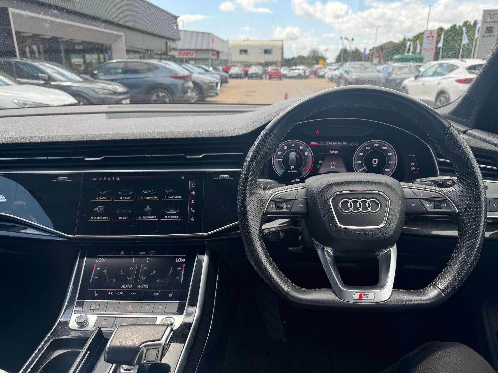 Audi Q7 Image 12