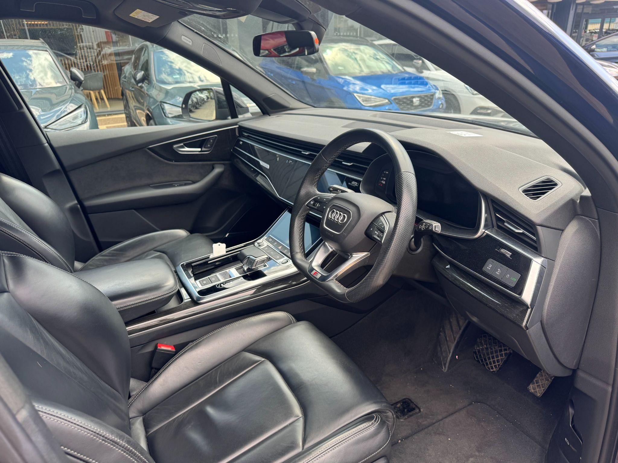 Audi Q7 Image 14