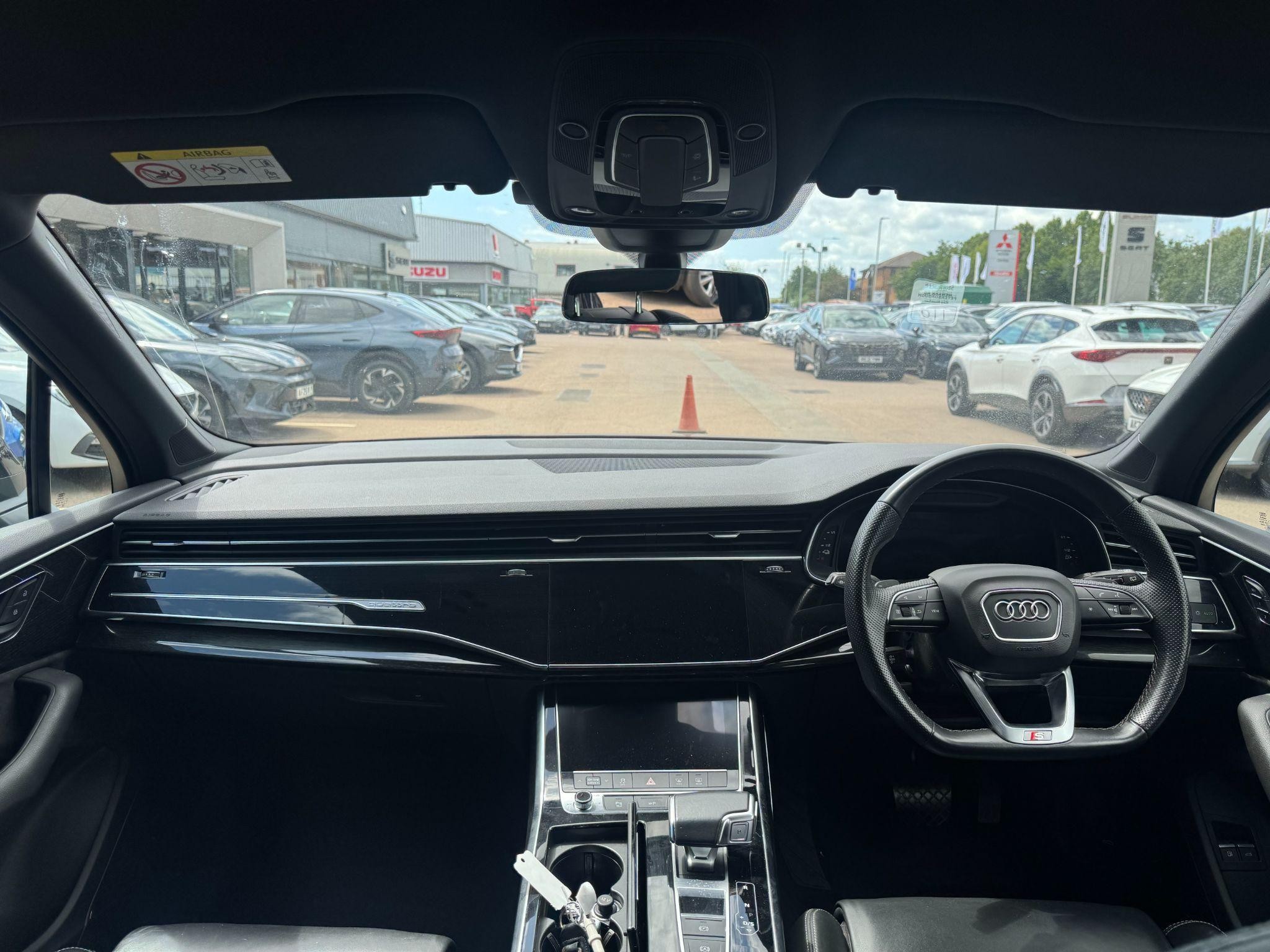 Audi Q7 Image 13