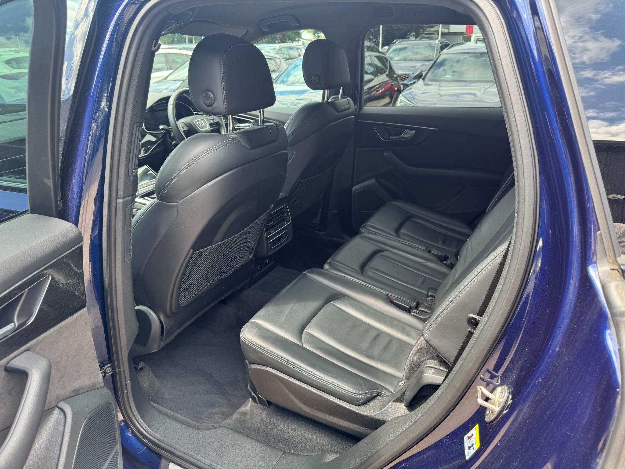 Audi Q7 Image 18