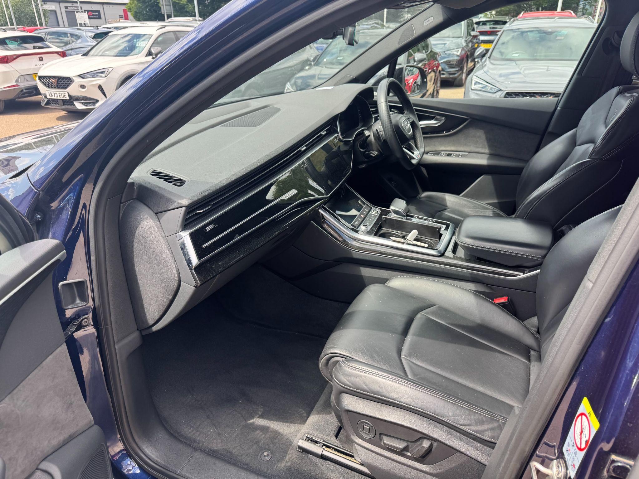 Audi Q7 Image 15